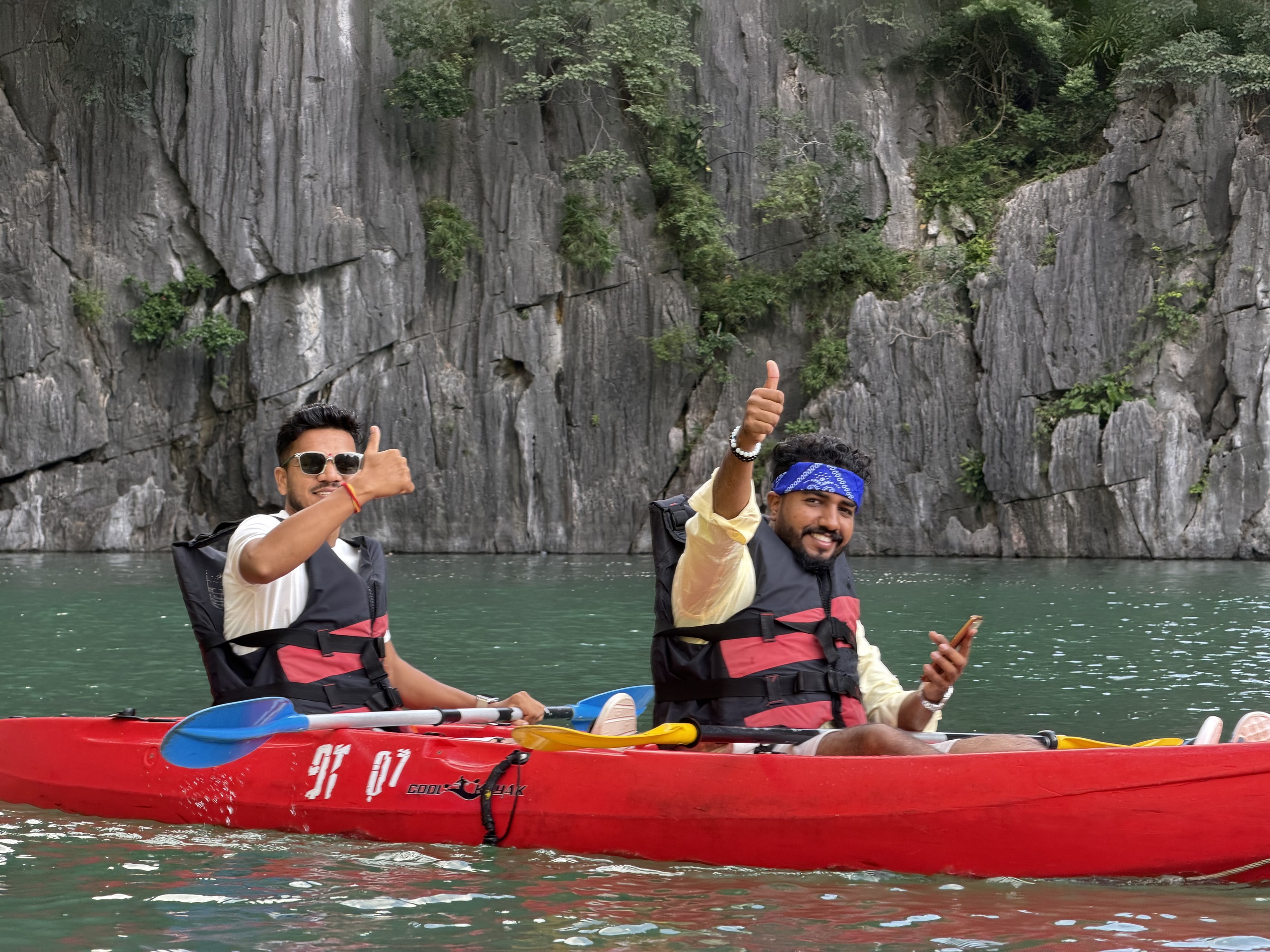 Doanh thu du lịch Quảng Ninh vượt 2,3 tỉ USD - Ảnh 1.