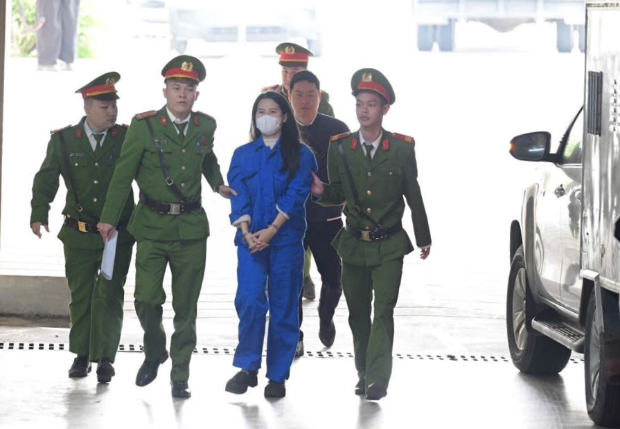 2 cựu Phó chánh án TAND cấp cao tại Đà Nẵng hầu tòa- Ảnh 1. 2 cựu Phó chánh án TAND cấp cao tại Đà Nẵng hầu tòa- Ảnh 1.