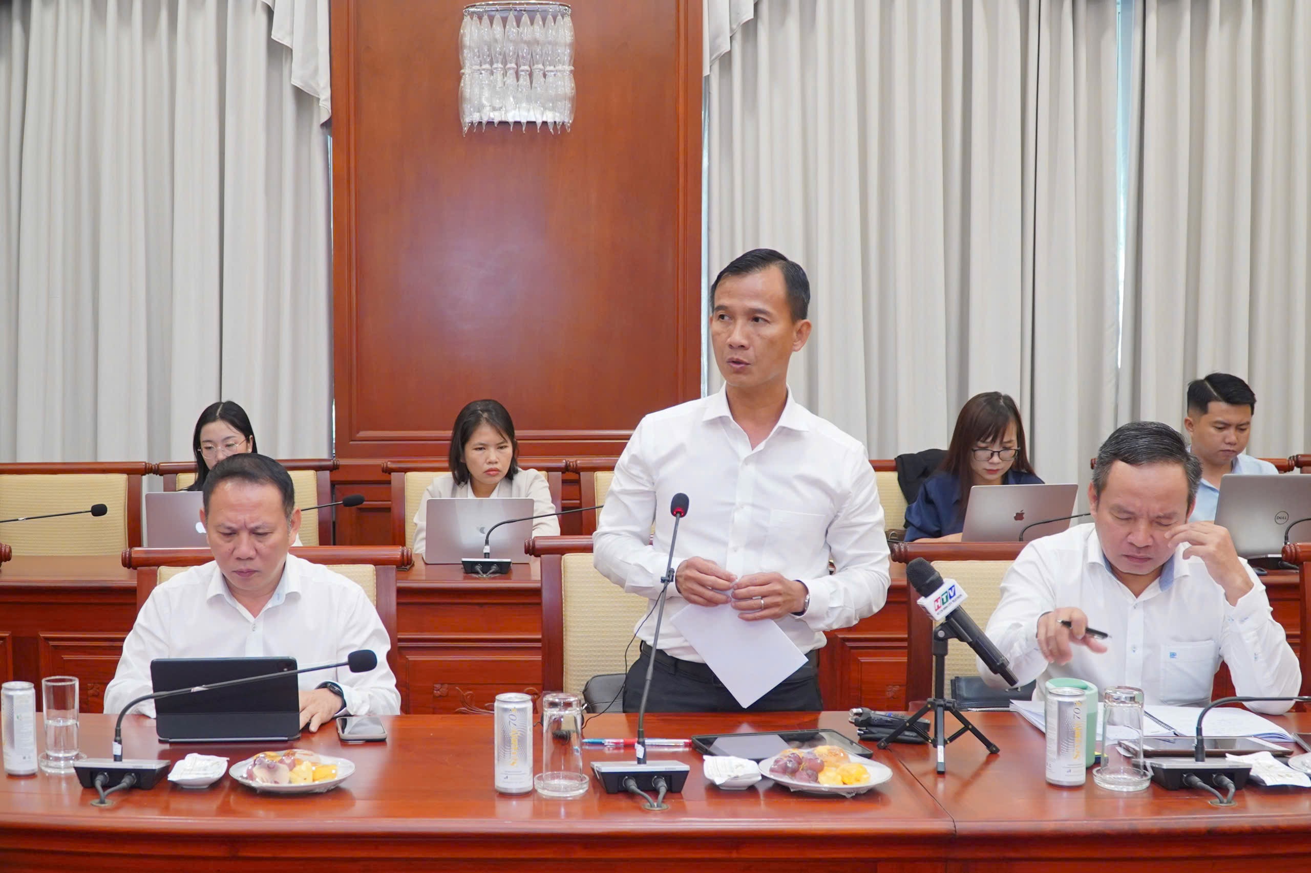 Ông Trần Lưu Quang: Đường dưới 4 làn xe giao cho phường, xã quản lý từ 1.1.2026- Ảnh 2. Ông Trần Lưu Quang: Đường dưới 4 làn xe giao cho phường, xã quản lý từ 1.1.2026- Ảnh 2.