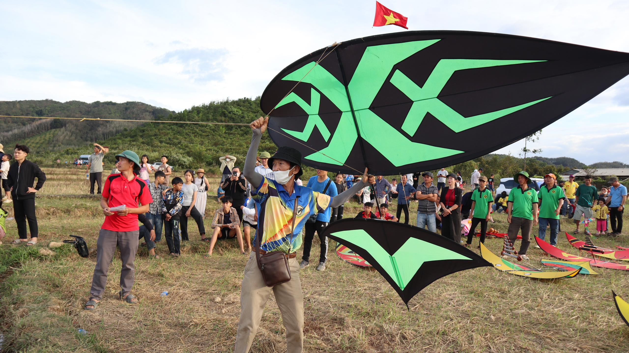 Hàng ngàn người đổ về Đồng Nai khám phá lễ hội diều sáo nghệ thuật - Ảnh 9.