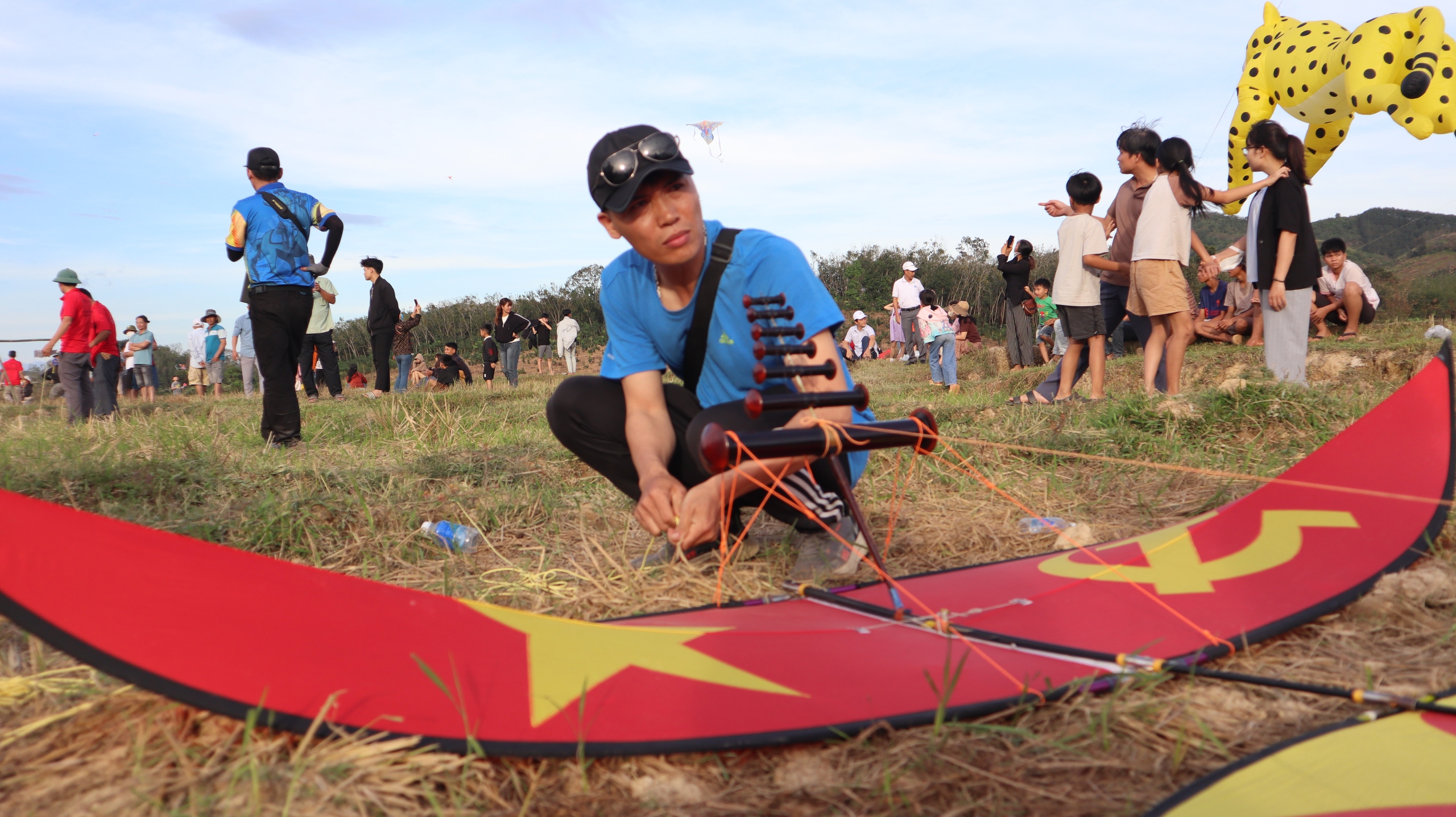 Hàng ngàn người đổ về Đồng Nai khám phá lễ hội diều sáo nghệ thuật - Ảnh 3.
