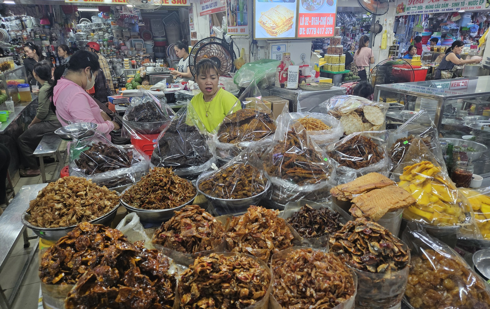 Thú vui 'ăn hàng' trong chợ ở Đà Nẵng - Ảnh 19.