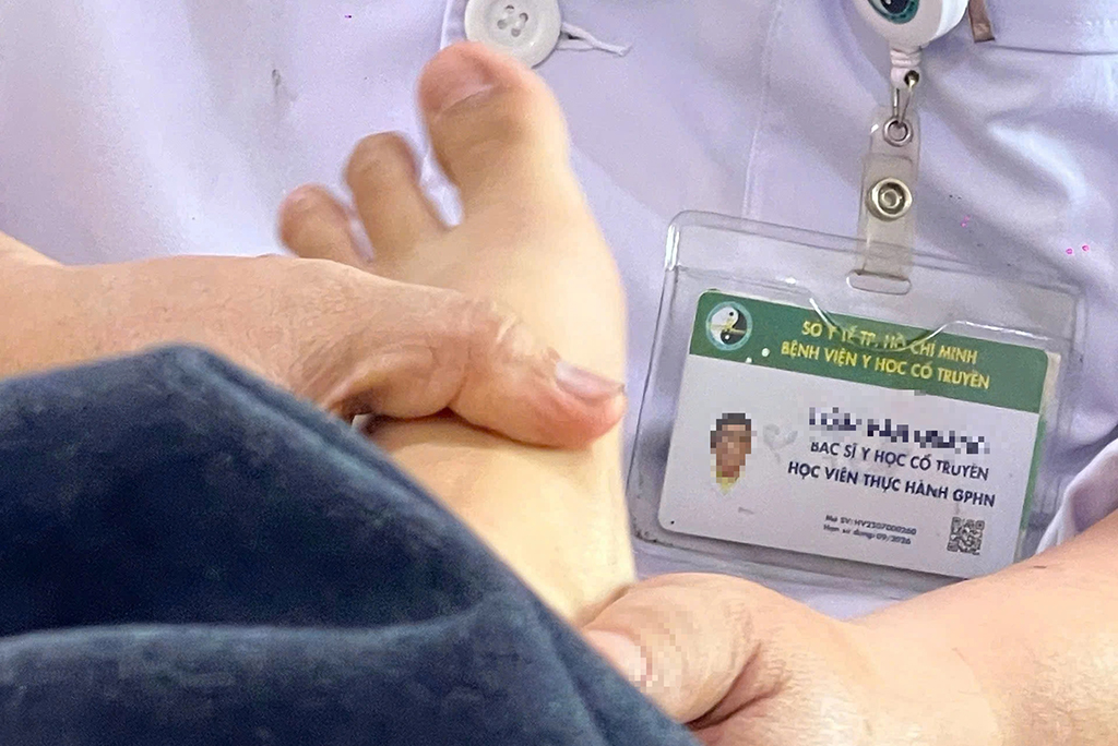 Khuất tất thực hành lấy giấy phép hành nghề bác sĩ - Ảnh 4.