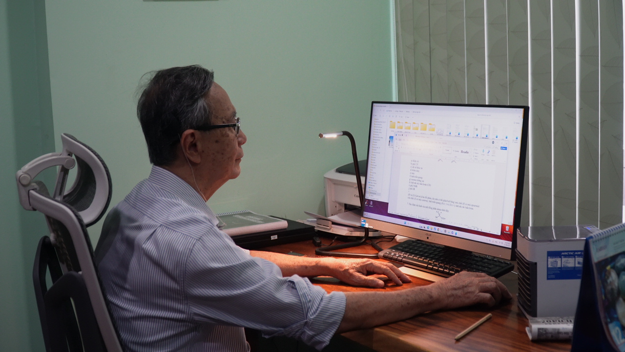 Người thầy 10 năm giữ lửa quán cơm 2.000 đồng - Ảnh 3. Người thầy 10 năm giữ lửa quán cơm 2.000 đồng - Ảnh 3.