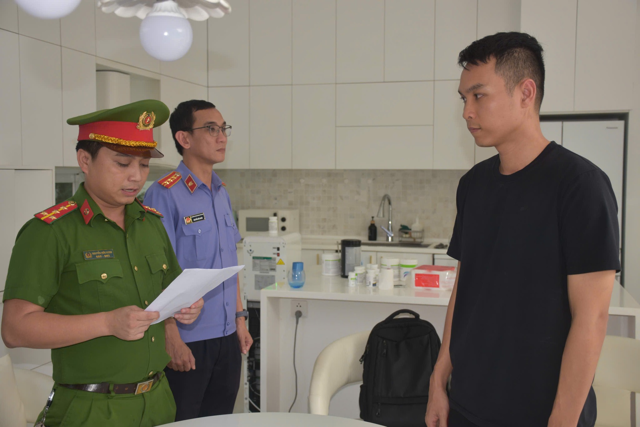 Đánh sập đường dây đa cấp tiền ảo lừa đảo gần 2.000 tỉ đồng - Ảnh 1.