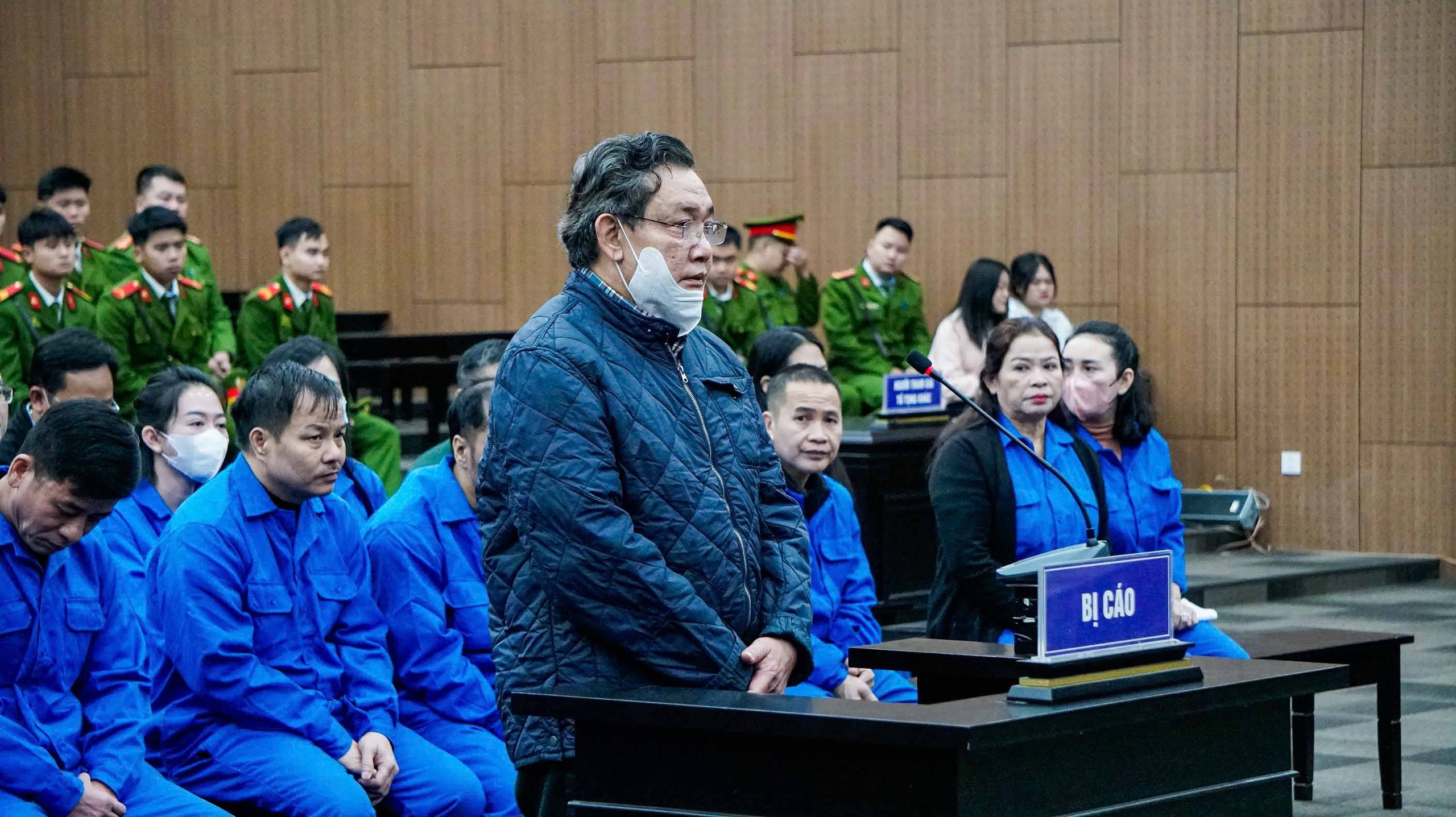 Vụ 2 cựu phó chánh án nhận hối lộ: 'Xói mòn niềm tin của nhân dân'- Ảnh 1. Vụ 2 cựu phó chánh án nhận hối lộ: 'Xói mòn niềm tin của nhân dân'- Ảnh 1.