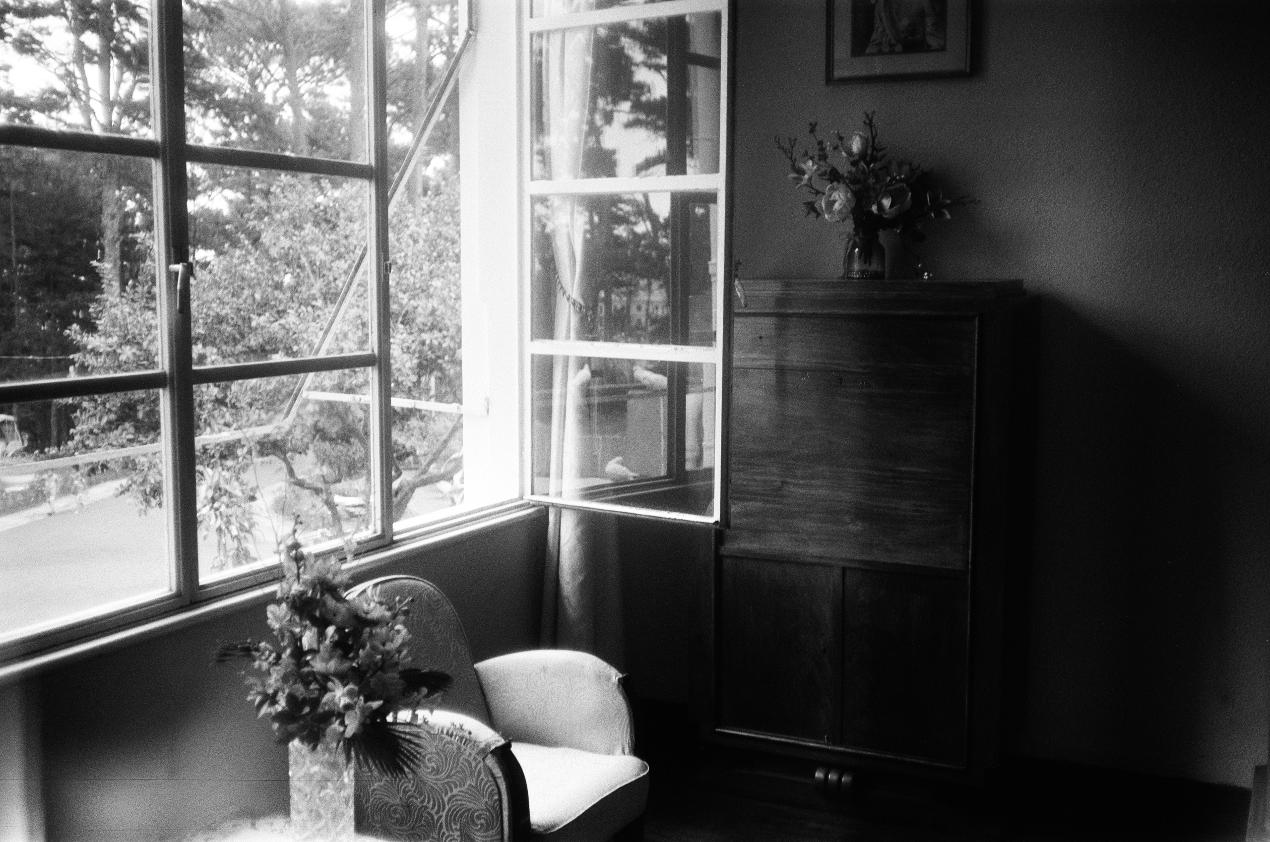 Một không gian dành cho nhiếp ảnh đen trắng thủ công- Ảnh 2. Một không gian dành cho nhiếp ảnh đen trắng thủ công- Ảnh 2.