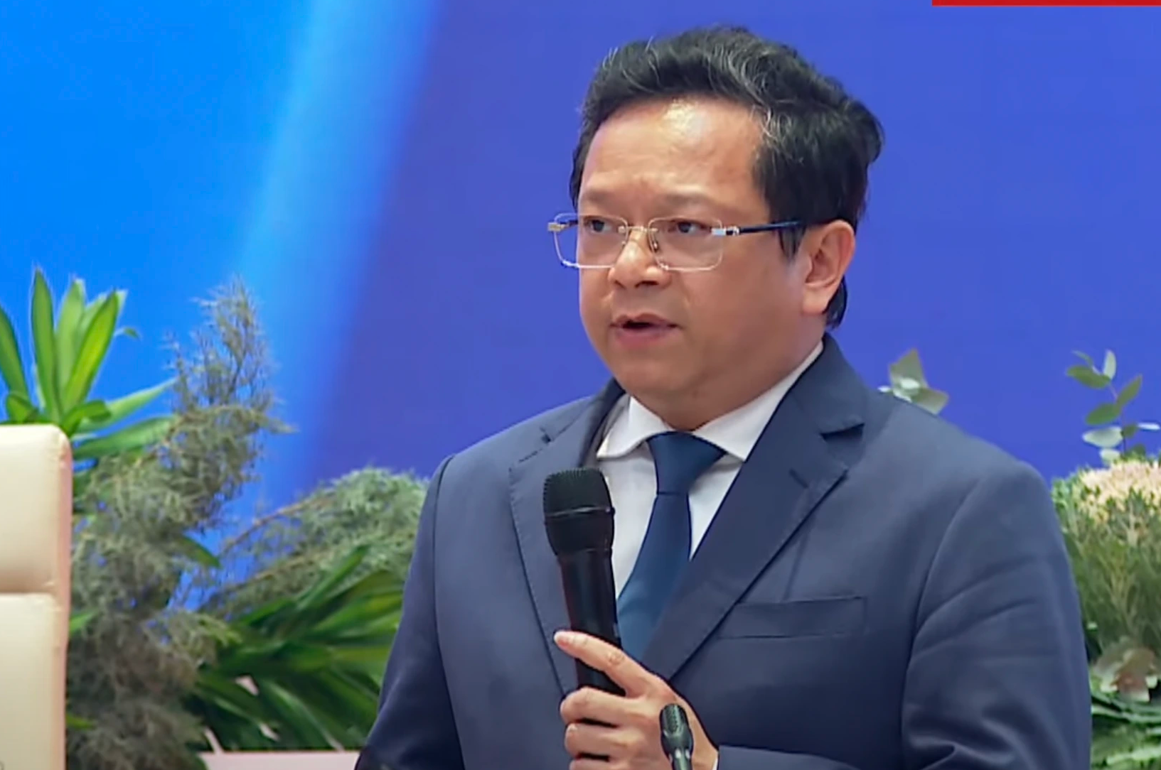 Giám đốc WB: Giảm thiểu 'rào cản quan liêu' cho doanh nghiệp tư nhân - Ảnh 1.