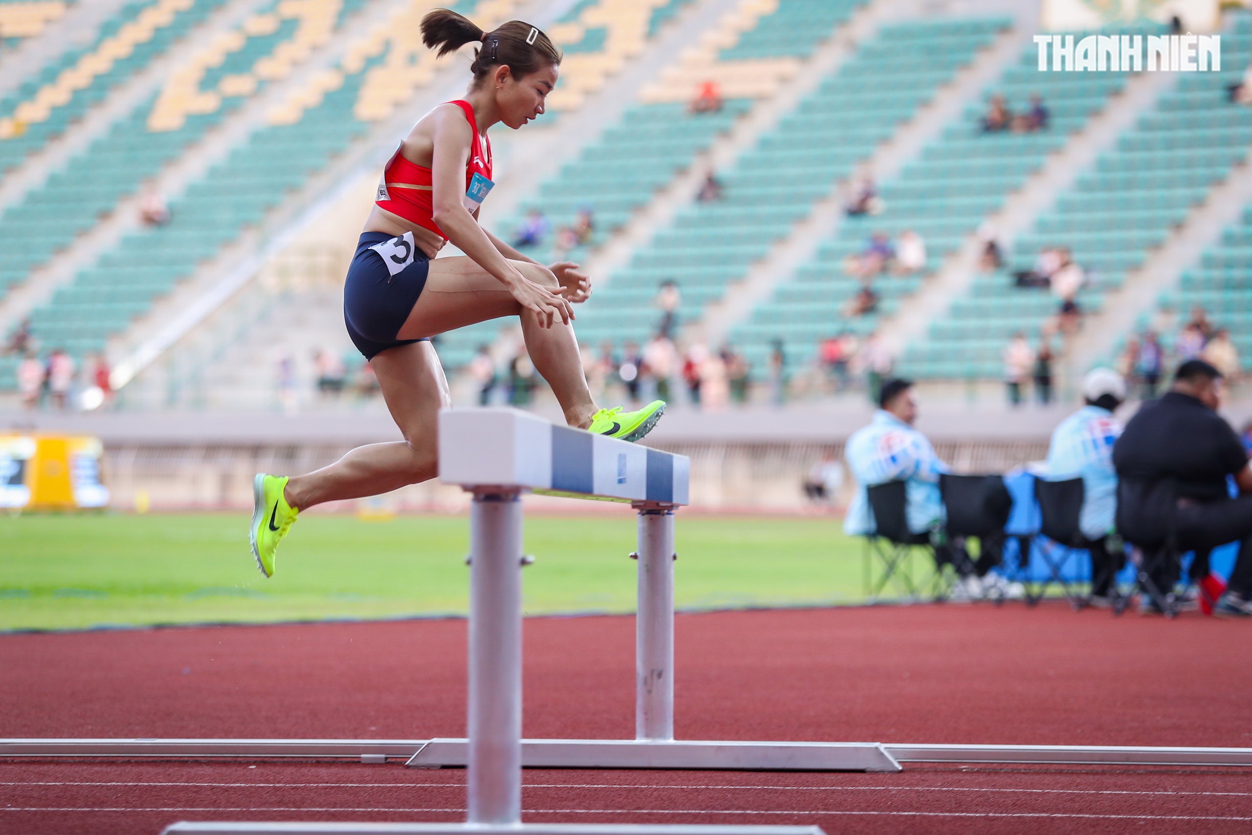 ពេលវេលាដ៏អស្ចារ្យបំផុតសម្រាប់ Nguyen Thi Oanh និងការរត់ប្រណាំងដ៏អស្ចារ្យរបស់នាងដែលបានបង្កើតប្រវត្តិសាស្ត្រ - រូបថតទី 3។ Khoảnh khắc tuyệt đỉnh Nguyễn Thị Oanh và những bước chạy vàng làm nên lịch sử- Ảnh 3.