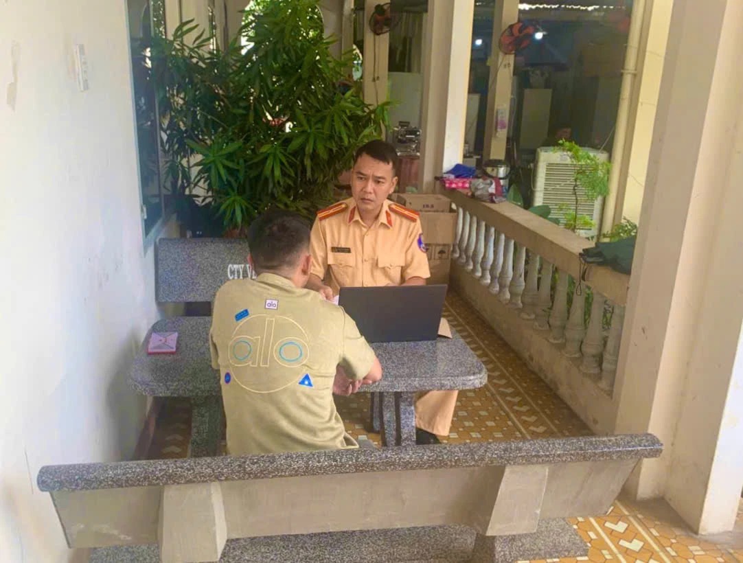 Khánh Hòa: Phạt 8,3 triệu đồng tài xế chặn đầu xe, đe dọa người đi cùng chiều - Ảnh 2.