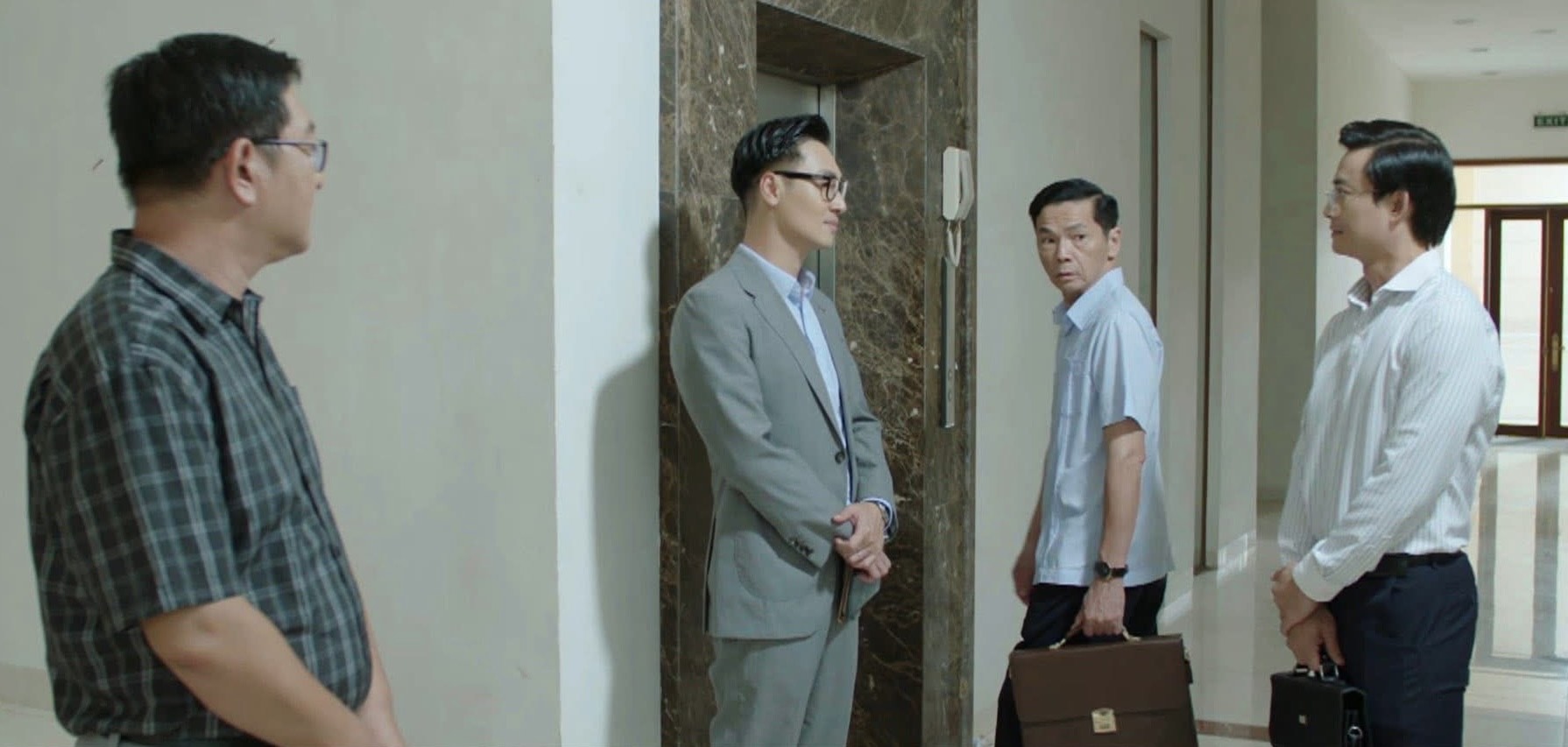 ‘Trùm cuối’ của ‘Lằn ranh’ là ai?- Ảnh 4. ‘Trùm cuối’ của ‘Lằn ranh’ là ai?- Ảnh 4.