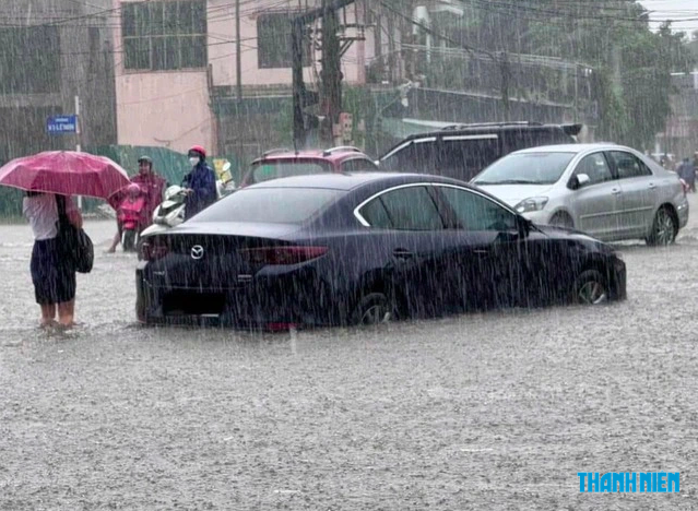 Mưa lớn 600 mm tại Huế, Đà Nẵng- Ảnh 1.
