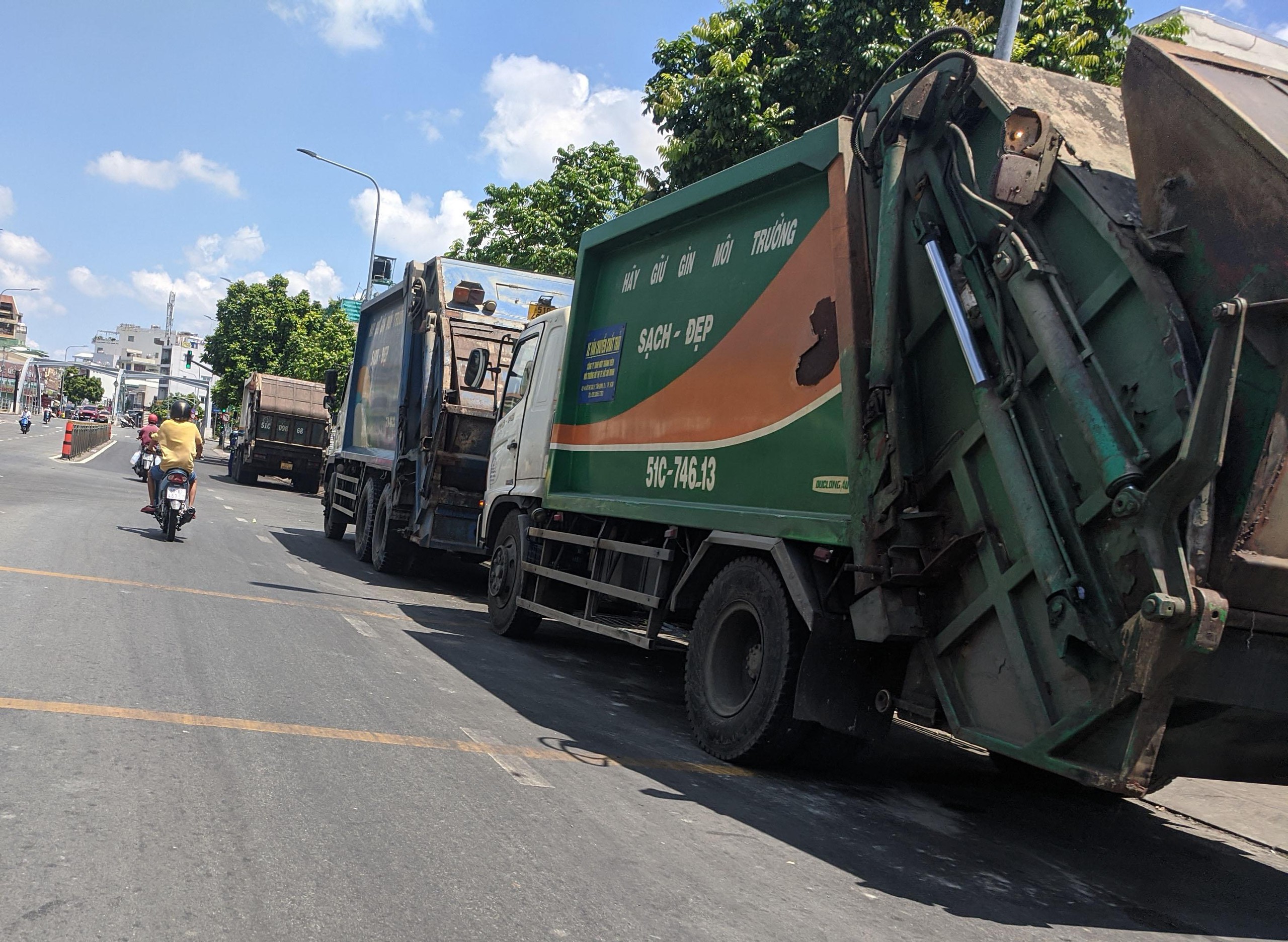 TP.HCM không đồng ý cho xe gom rác vào nội đô giờ cao điểm- Ảnh 1. TP.HCM không đồng ý cho xe gom rác vào nội đô giờ cao điểm- Ảnh 1.