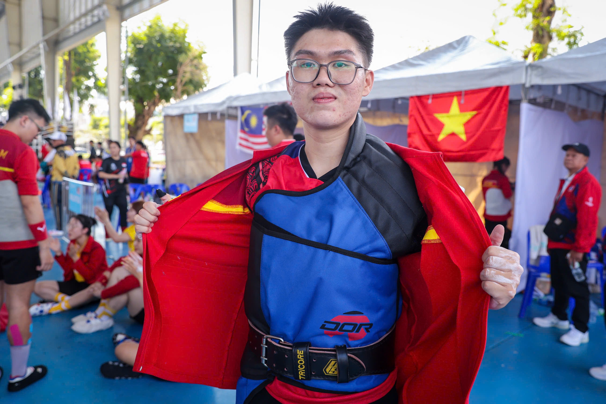 Kéo co cực hấp dẫn tại SEA Games 33: Việt Nam và Thái Lan cạnh tranh khốc liệt- Ảnh 9. Kéo co cực hấp dẫn tại SEA Games 33: Việt Nam và Thái Lan cạnh tranh khốc liệt- Ảnh 9.