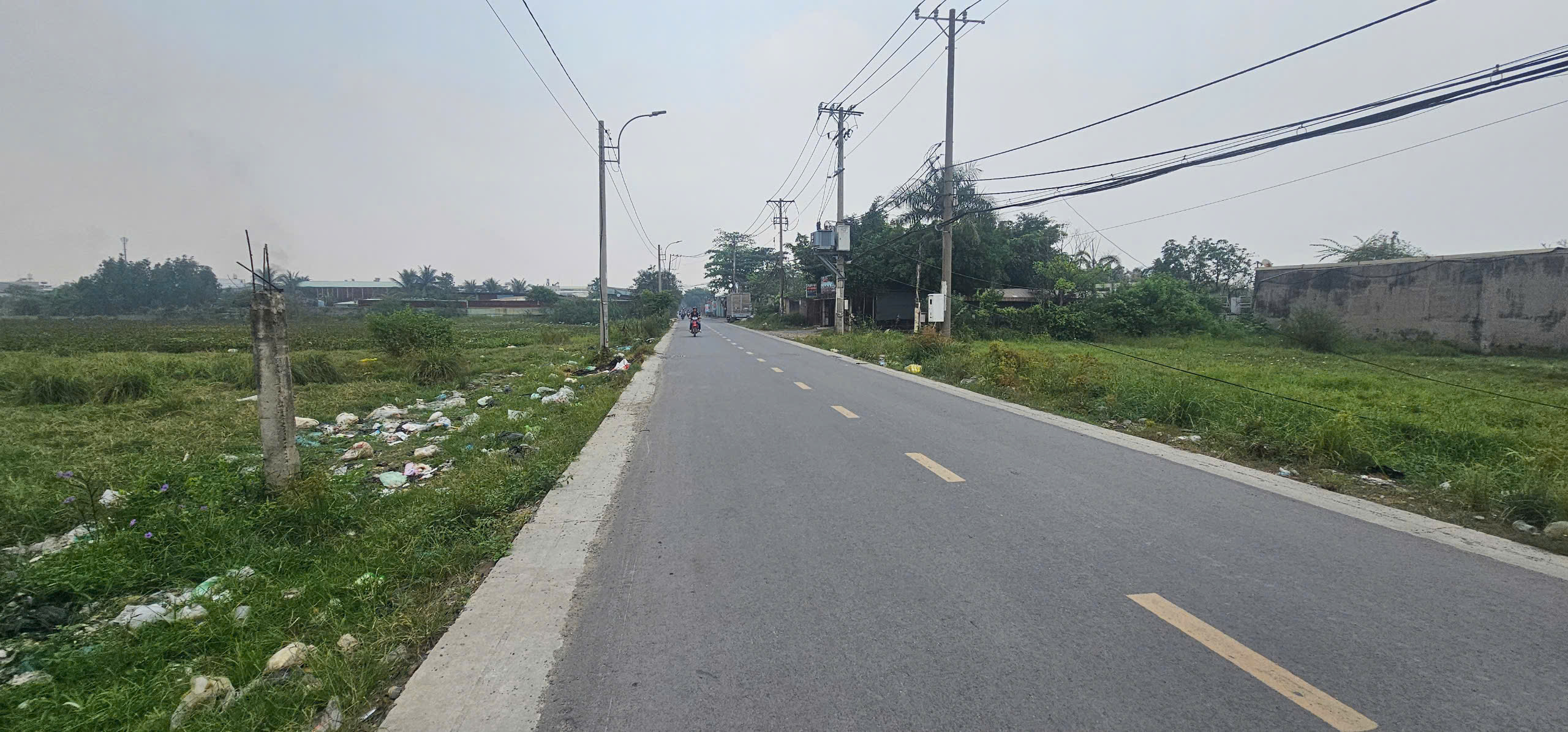 Xôn xao clip người đàn kể bị nhóm người dùng mã tấu cướp tài sản - Ảnh 1.