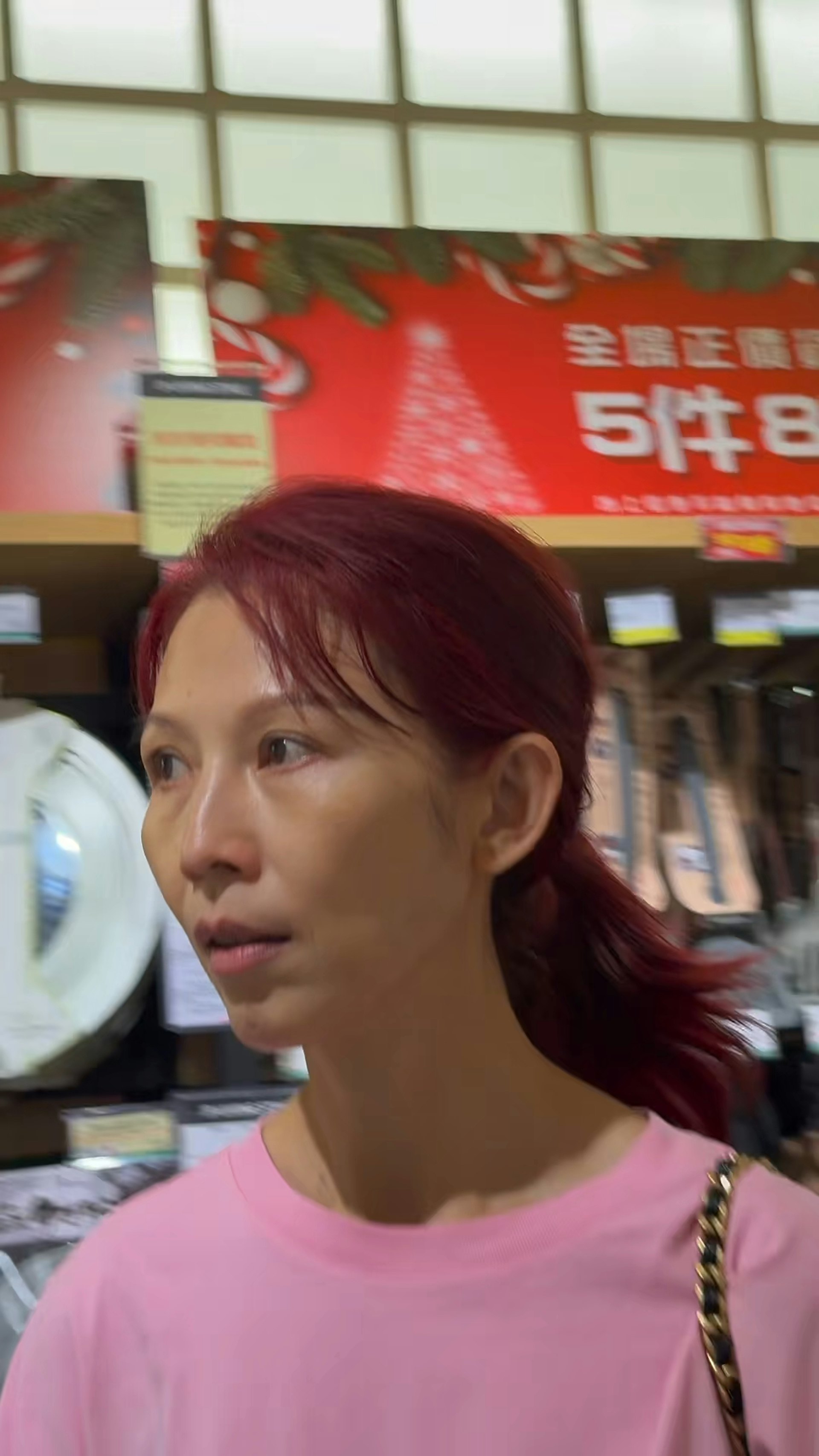 Giàu 'nứt đố đổ vách', Thái Thiếu Phân vẫn chỉ thích sắm đồ giảm giá - Ảnh 3.