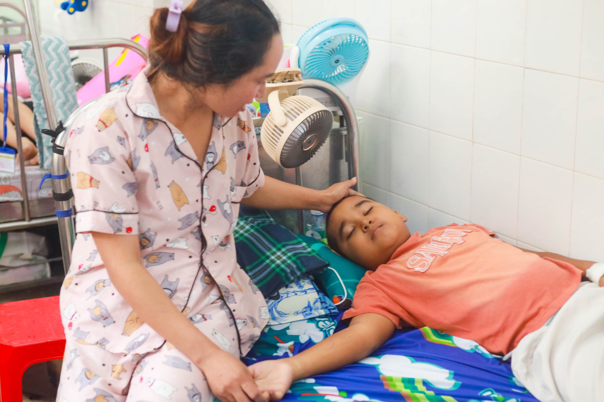 Con muốn sống: Báo Thanh Niên giúp thêm 137 triệu đồng cho các bệnh nhi ung thư - Ảnh 1.