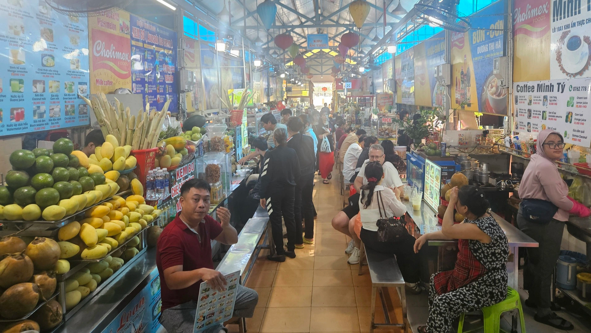 Thú vui 'ăn hàng' trong chợ ở Đà Nẵng - Ảnh 6.