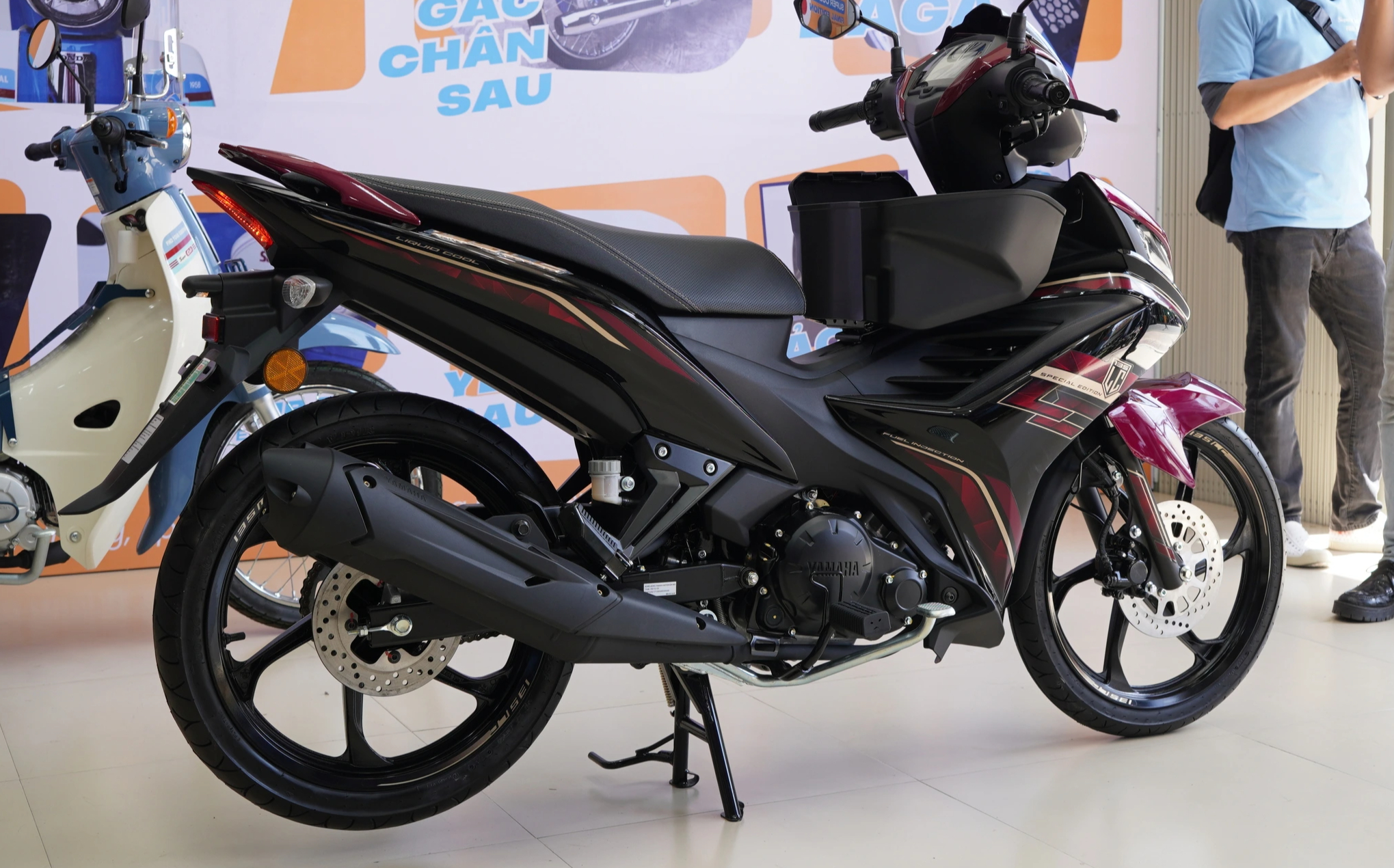 Yamaha 135LC Fi bản đặc biệt đầu tiên về Việt Nam, không dành cho số đông - Ảnh 5.