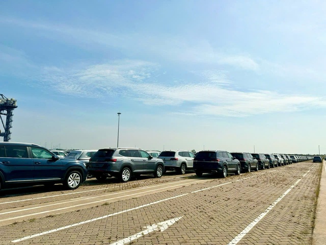 Nhiều kẽ hở trong nhập khẩu &ocirc; t&ocirc; hạng sang để biếu, tặng- Ảnh 1.