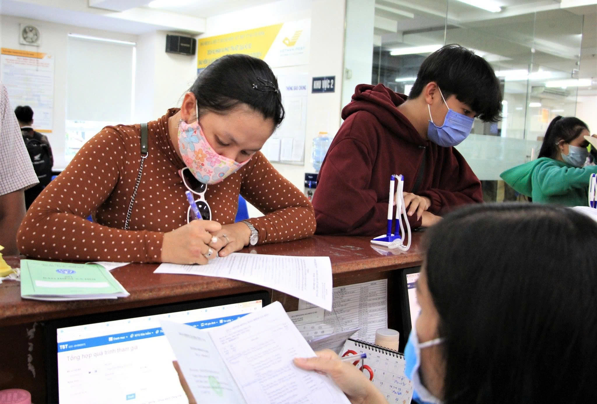 Kinh doanh online, có mã số thuế cá nhân phải đóng bảo hiểm xã hội bắt buộc?  - Ảnh 1.