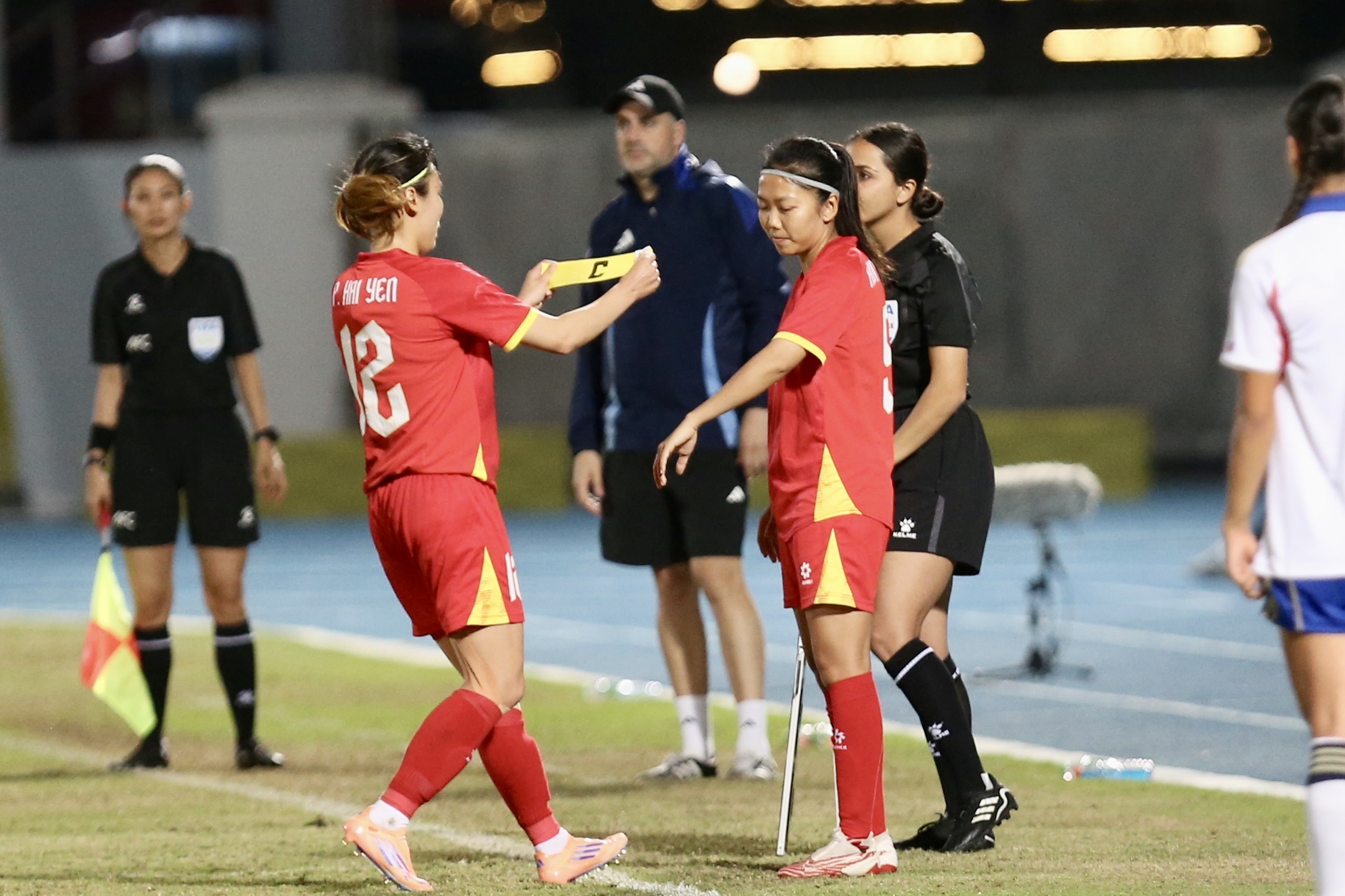 Huỳnh Như buồn: ‘Cục diện đáng nhẽ đã rất khác, thế hệ đàn em sẽ đòi món nợ này’- Ảnh 2. Huỳnh Như buồn: ‘Cục diện đáng nhẽ đã rất khác, thế hệ đàn em sẽ đòi món nợ này’- Ảnh 2.