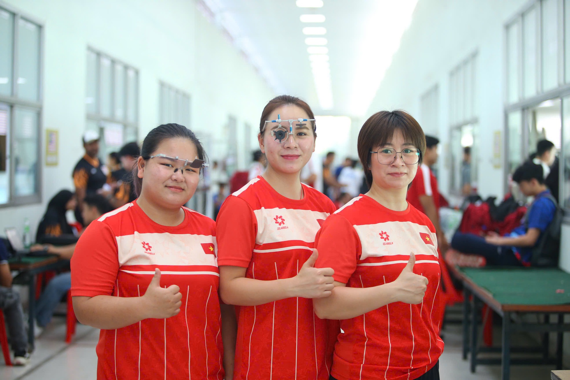 Xạ thủ Việt Nam bắn ‘vàng’ 25 m súng ngắn đồng đội nữ, ai giỏi hơn Trịnh Thu Vinh!- Ảnh 1.