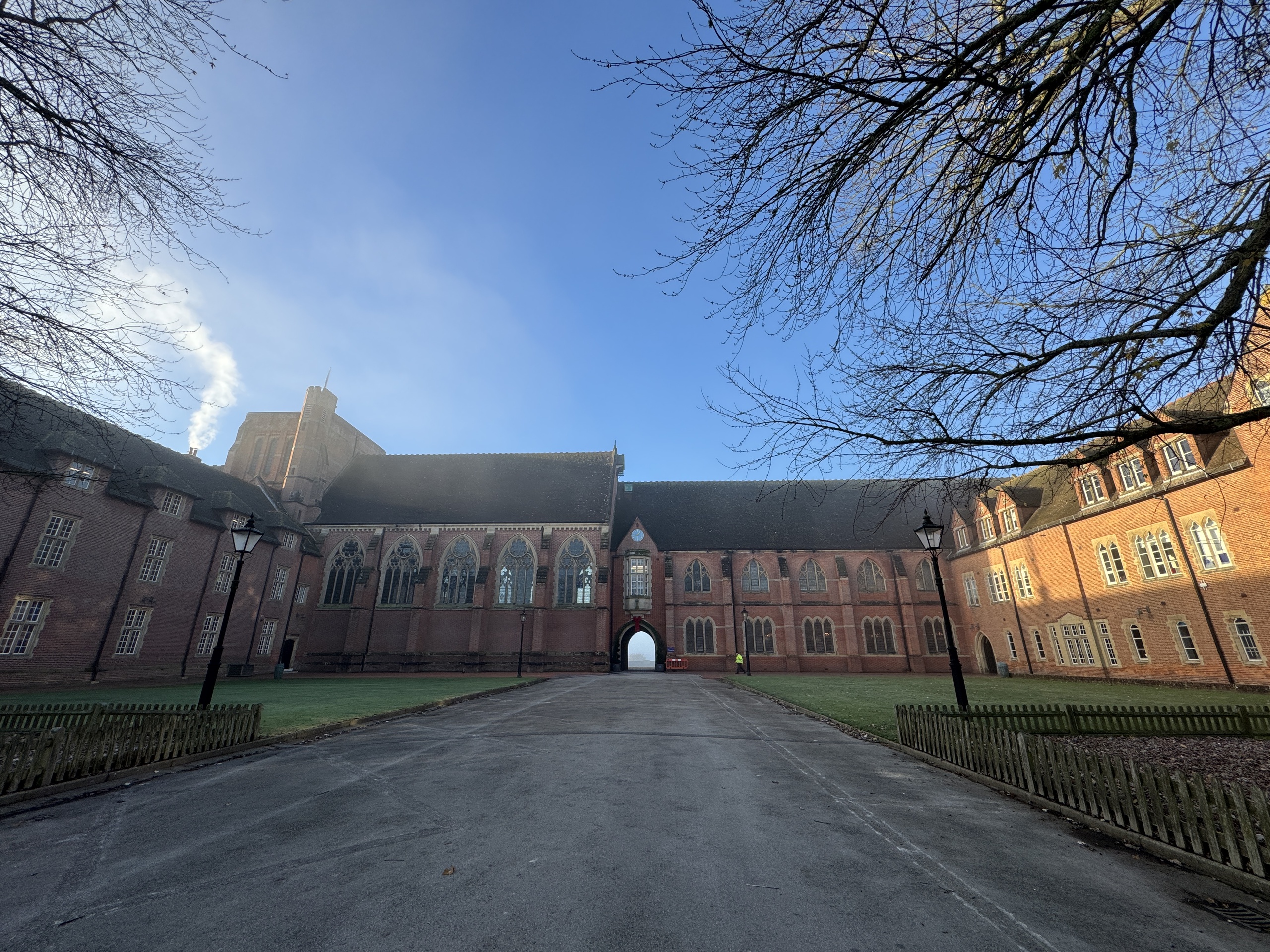 B&ecirc;n trong ng&ocirc;i trường nội tr&uacute; Anh sẽ c&oacute; ph&acirc;n hiệu ở Việt Nam- Ảnh 1.