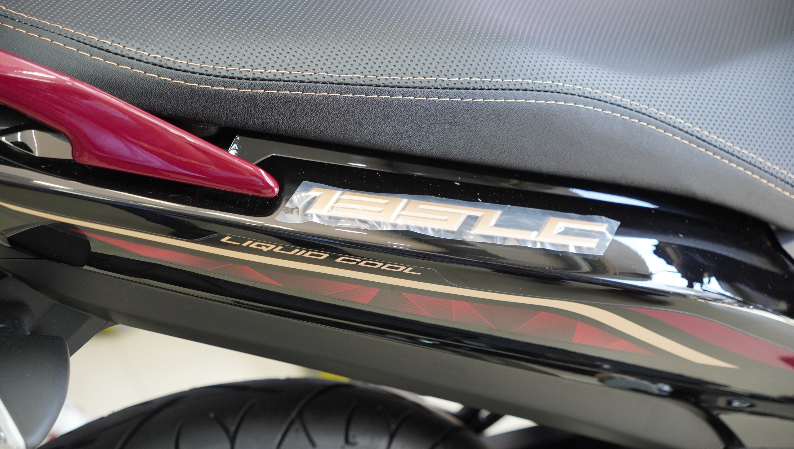 Yamaha 135LC Fi bản đặc biệt đầu tiên về Việt Nam, không dành cho số đông - Ảnh 9.