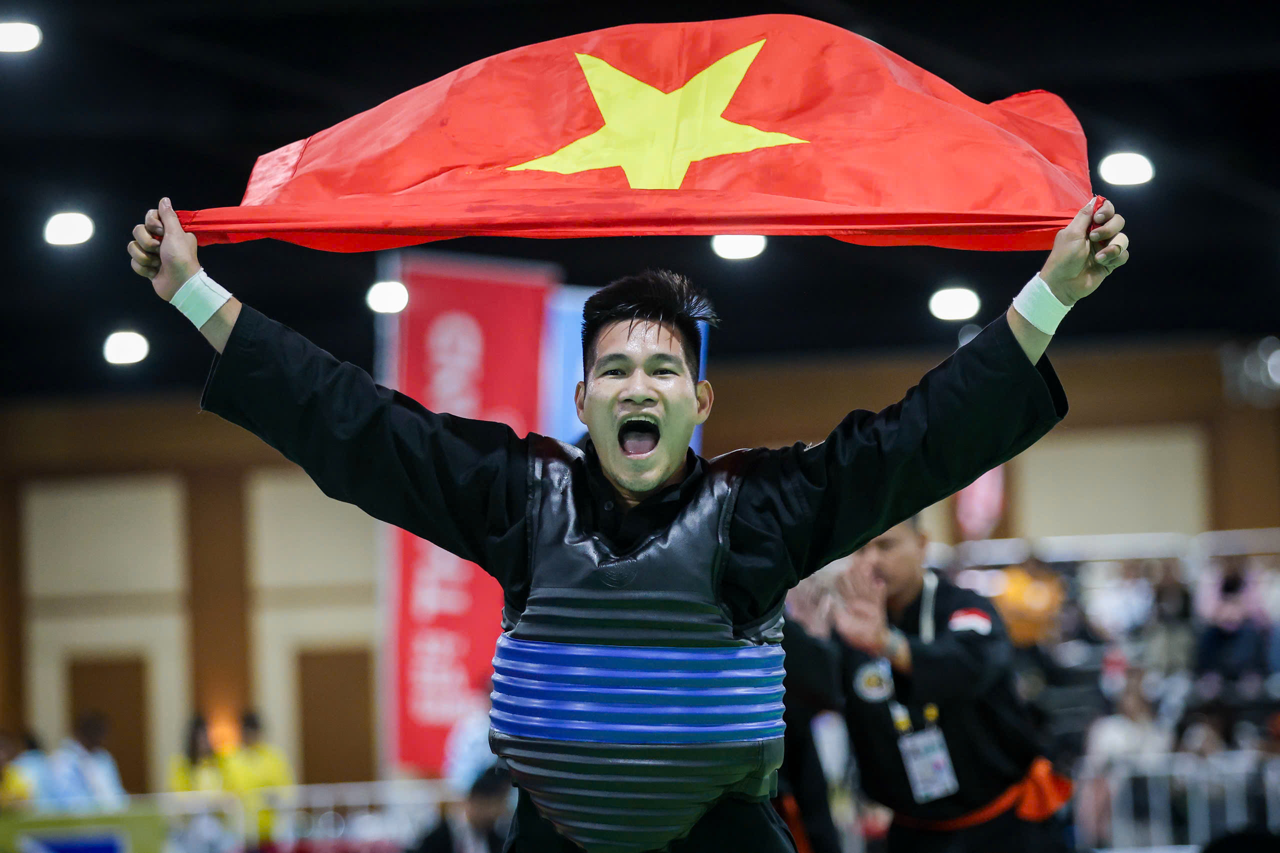 Trọng tài không chấm điểm cho võ sĩ Việt Nam, động thái nóng của BHL và cái kết…- Ảnh 6. Trọng tài không chấm điểm cho võ sĩ Việt Nam, động thái nóng của BHL và cái kết…- Ảnh 6.