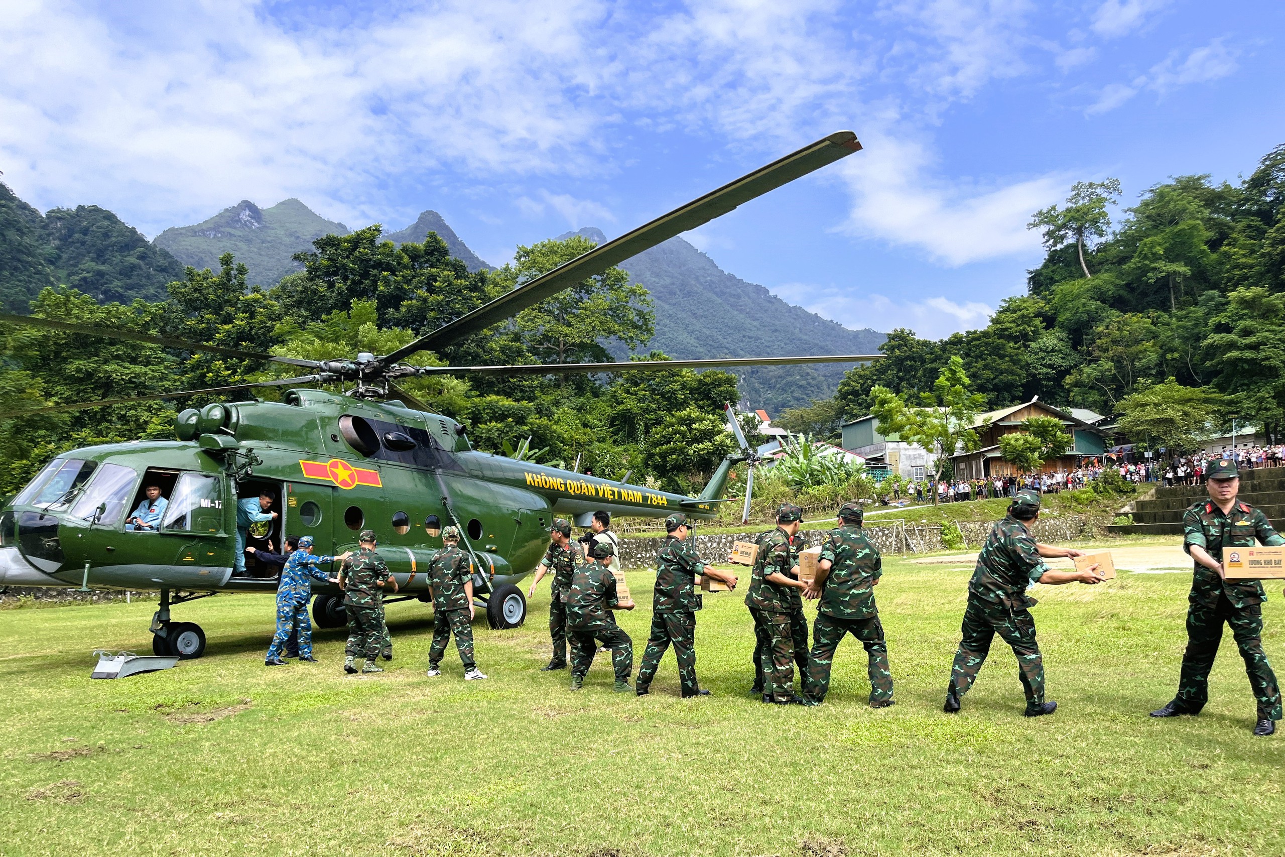 50 năm Trung đo&agrave;n Kh&ocirc;ng qu&acirc;n trực thăng 916 anh h&ugrave;ng- Ảnh 15.
