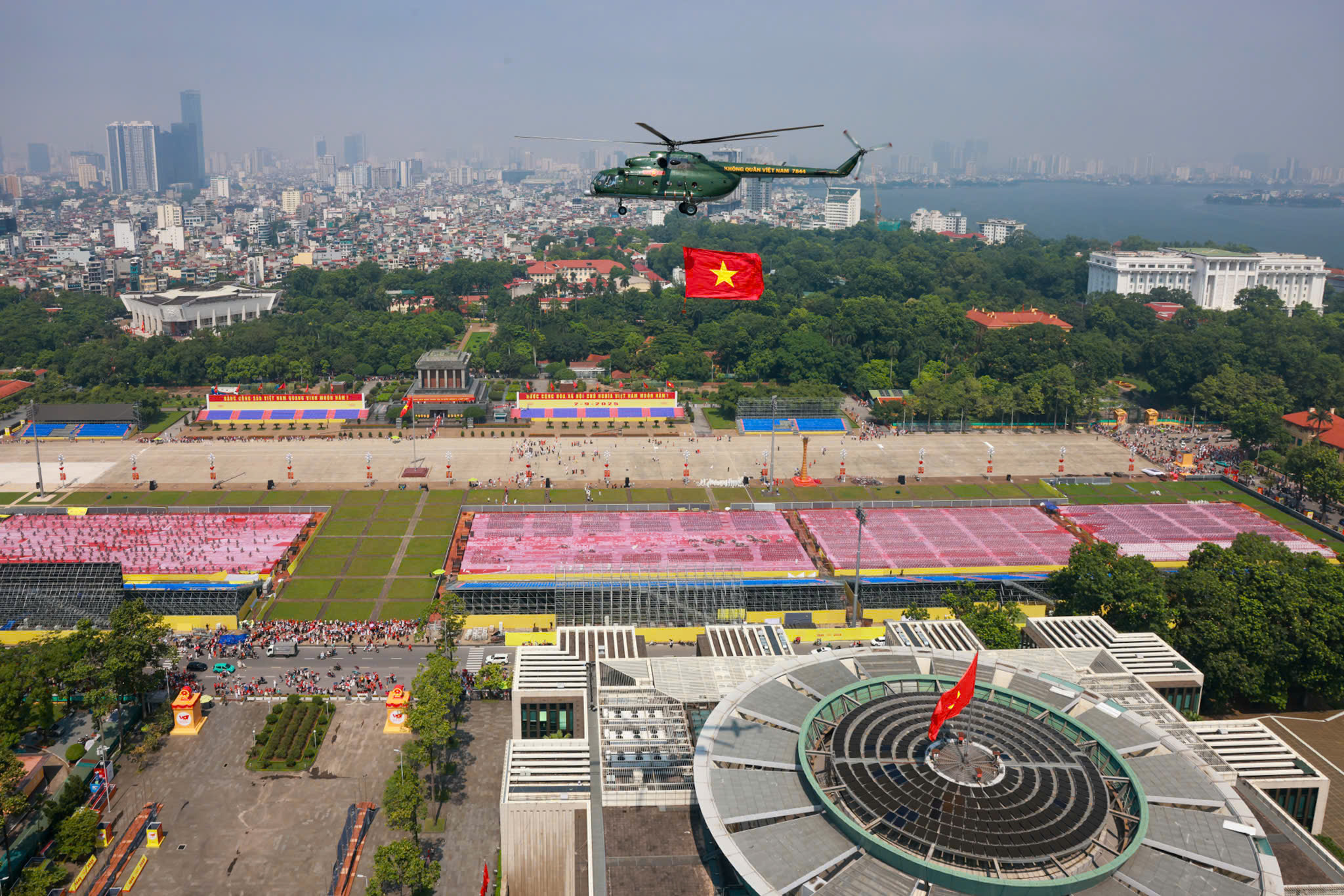 50 năm Trung đo&agrave;n Kh&ocirc;ng qu&acirc;n trực thăng 916 anh h&ugrave;ng- Ảnh 1.