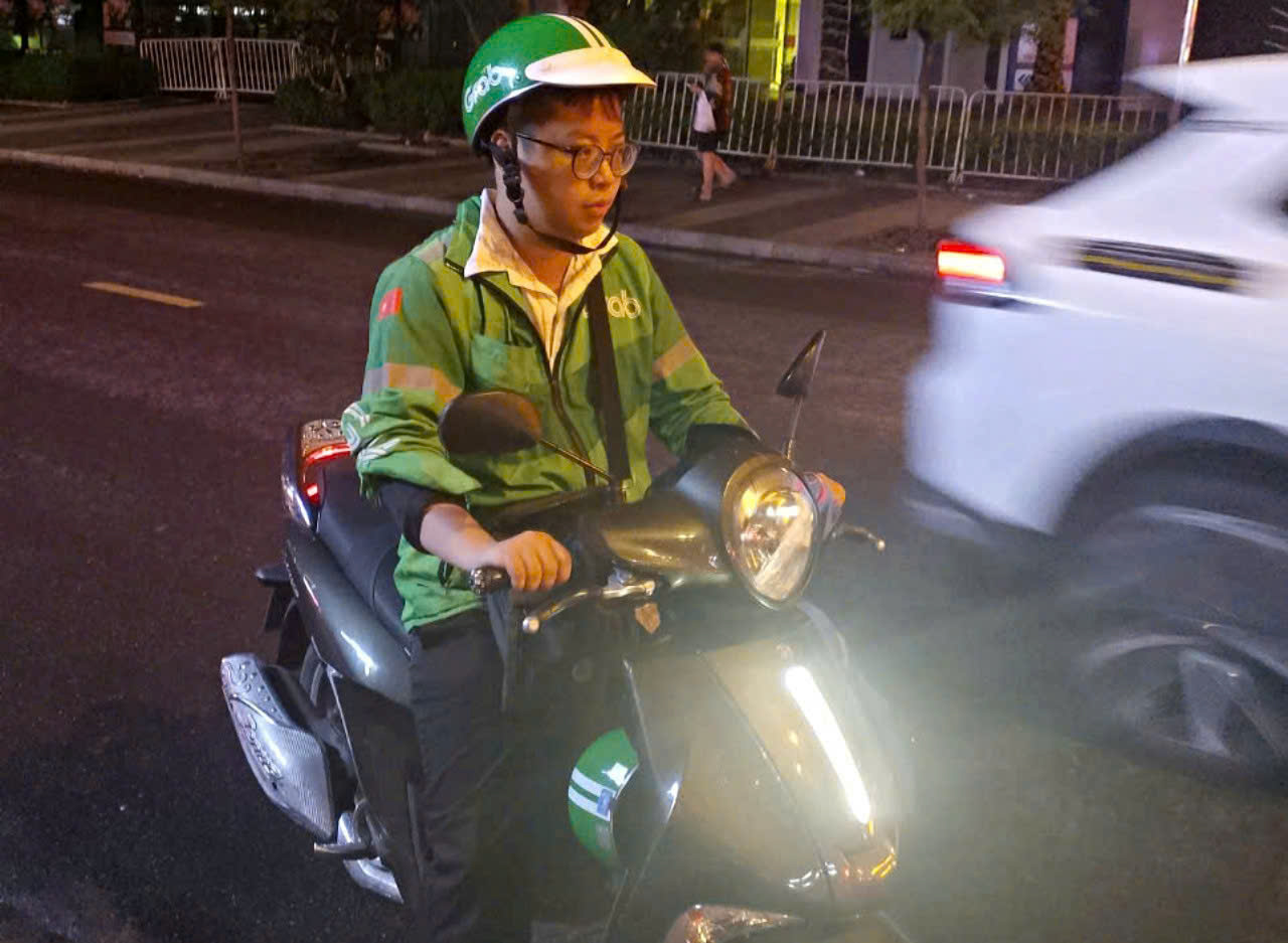 Nh&acirc;n duy&ecirc;n như Thanh Ni&ecirc;n xuất hiện - Ảnh 1.