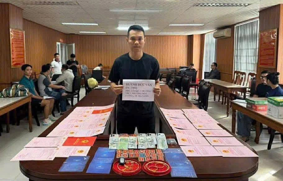 Từ 'doanh nhân trẻ thành đạt' đến ông trùm đường dây lừa đảo tiền ảo nghìn tỉ - Ảnh 3.