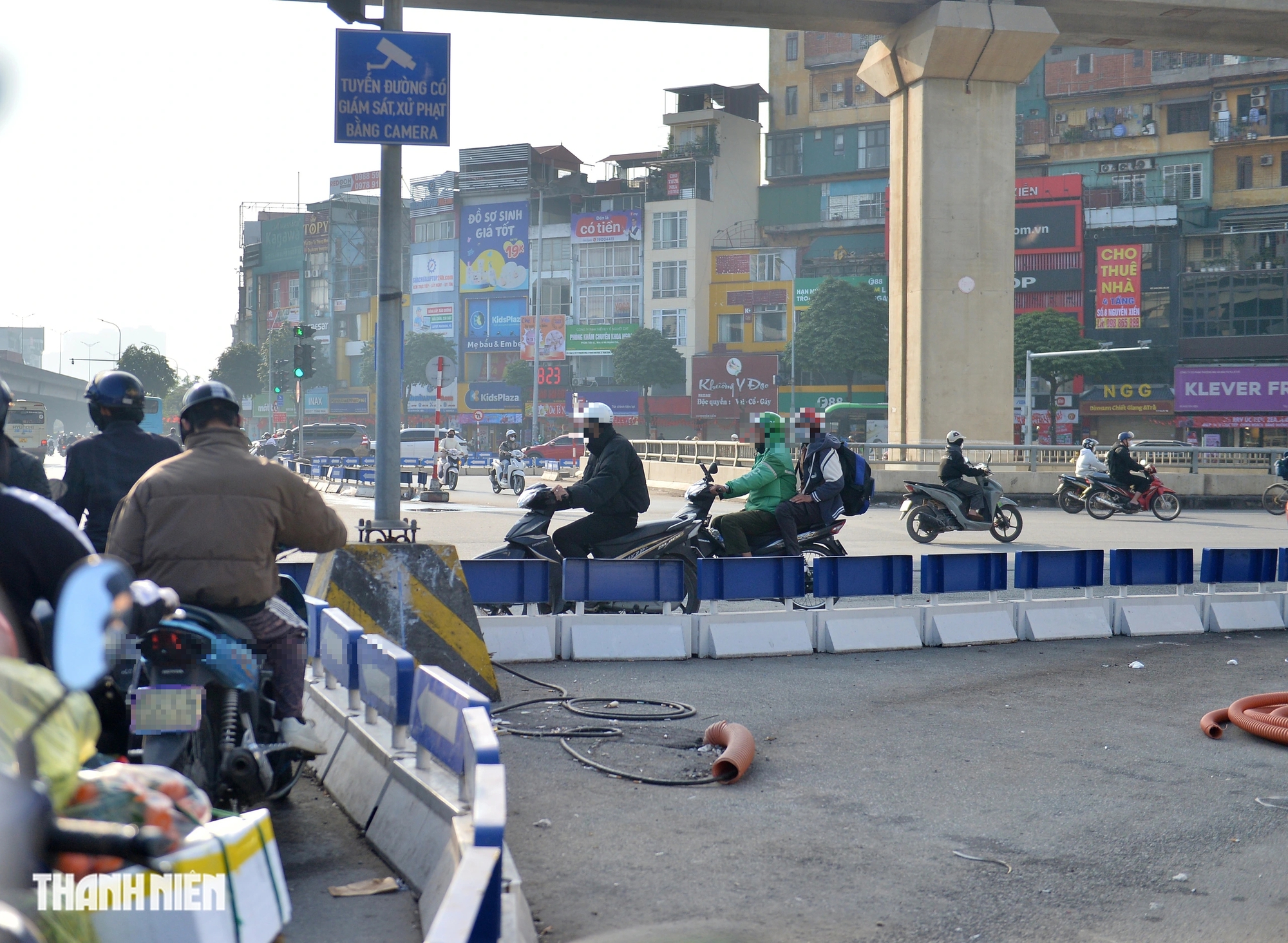 Hơn 1.800 camera AI soi khắp phố, xe máy vẫn nối đuôi nhau trên vỉa hè- Ảnh 6. Hơn 1.800 camera AI soi khắp phố, xe máy vẫn nối đuôi nhau trên vỉa hè- Ảnh 6.