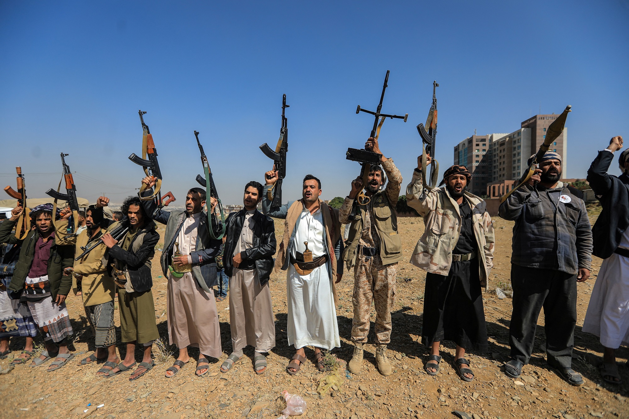 Houthi bắt giữ 10 nhân viên Liên Hiệp Quốc- Ảnh 1.