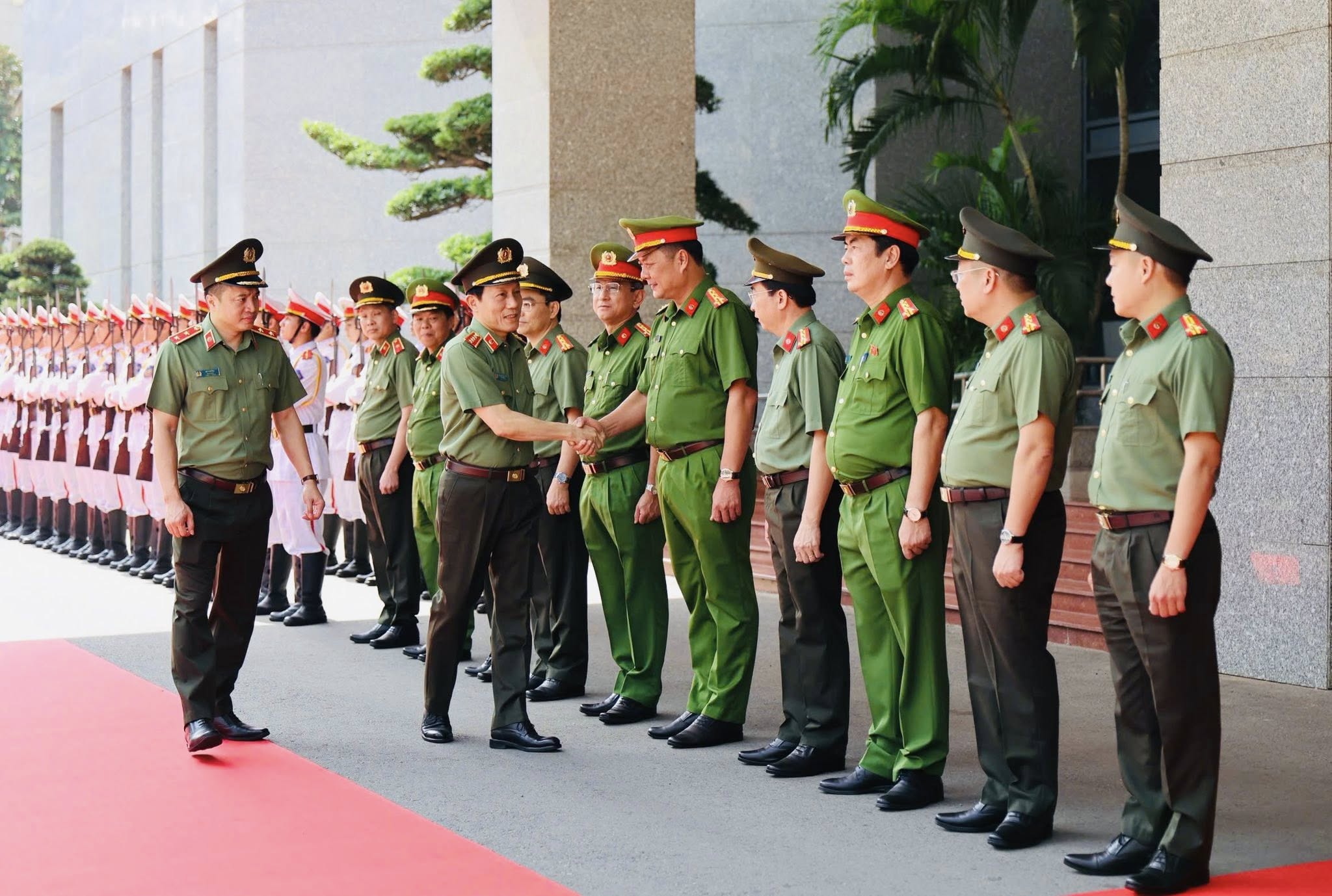Bộ trưởng Công an khen Công an TP.HCM kéo giảm sâu tội phạm trật tự xã hội- Ảnh 2.
