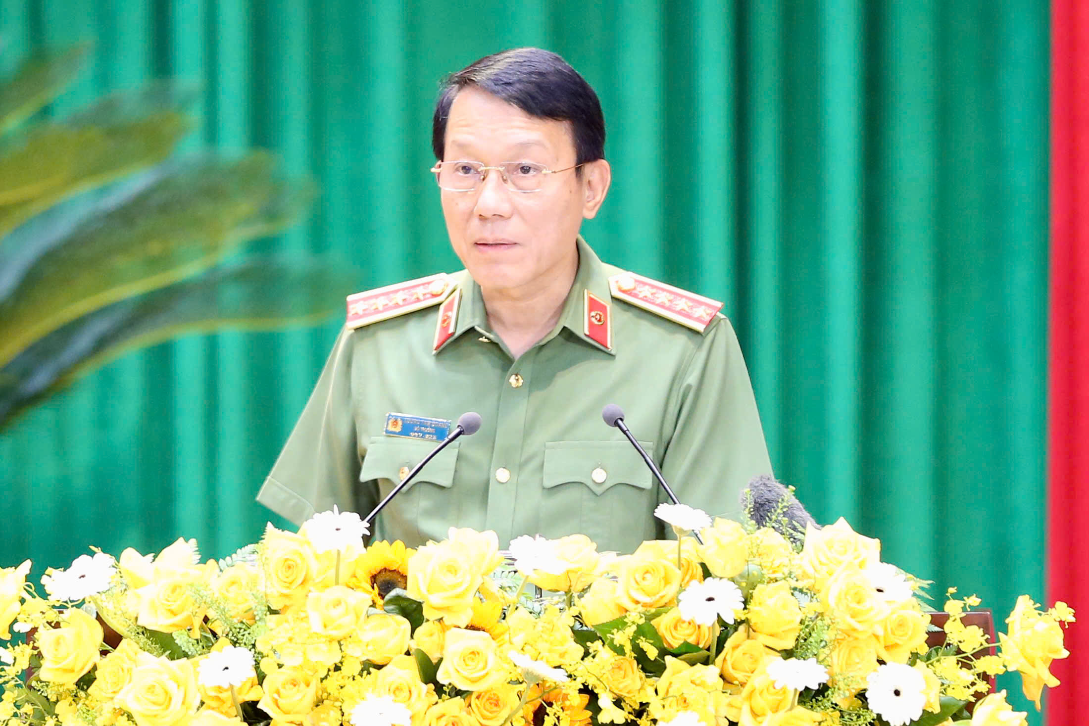 Bộ trưởng Công an khen Công an TP.HCM kéo giảm sâu tội phạm trật tự xã hội- Ảnh 1.