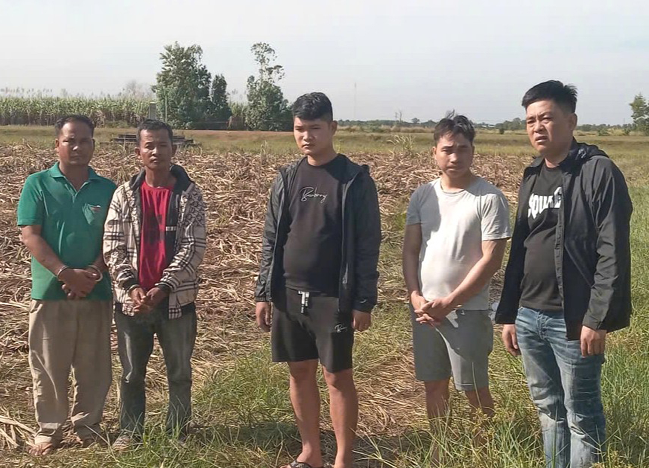 "Nóng" biên giới Tây Ninh: Trắng đêm chặn đứng dòng người xuất - nhập cảnh lậu  - Ảnh 3.