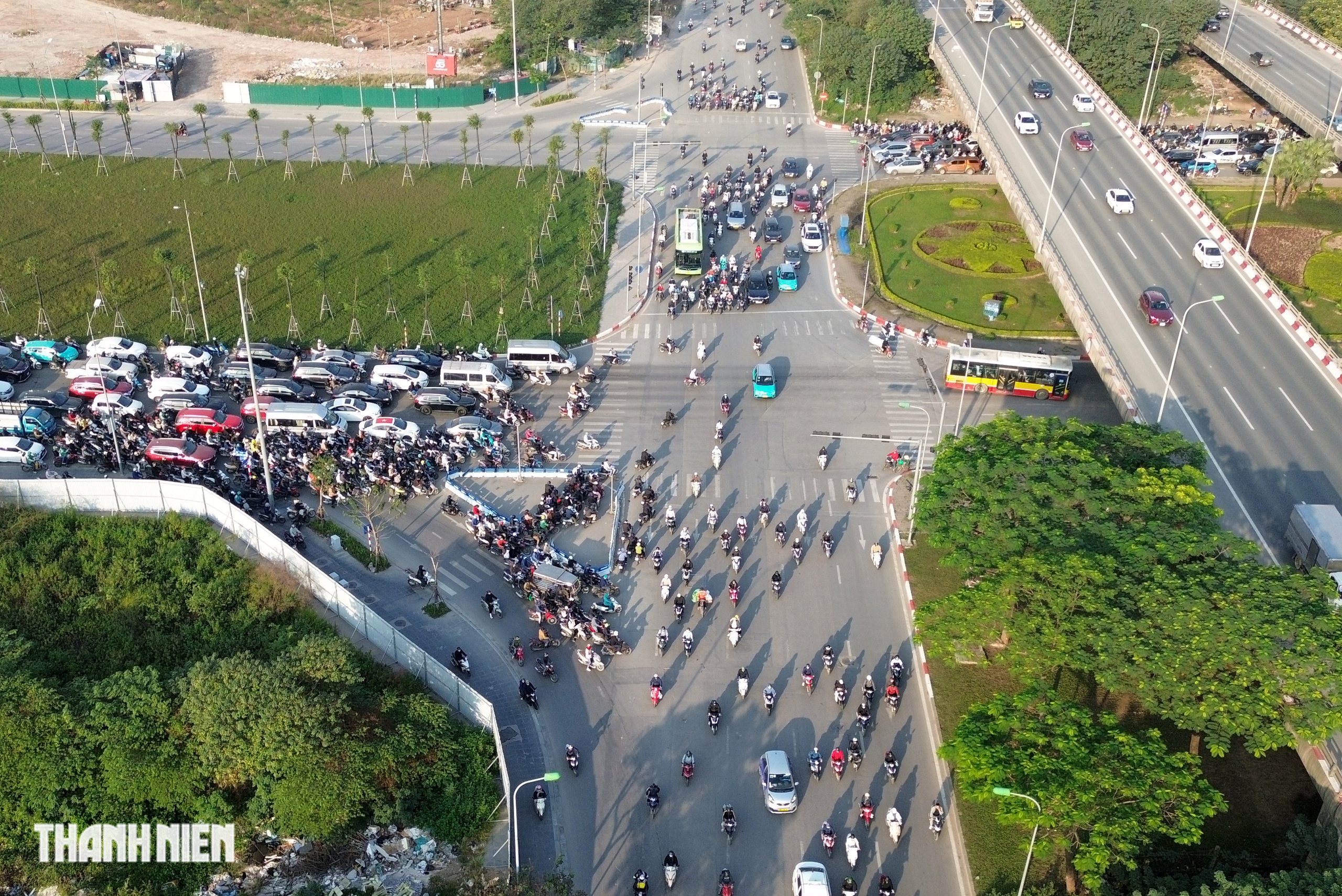 Hơn 1.800 camera AI soi khắp phố, xe máy vẫn nối đuôi nhau trên vỉa hè- Ảnh 8. Hơn 1.800 camera AI soi khắp phố, xe máy vẫn nối đuôi nhau trên vỉa hè- Ảnh 8.