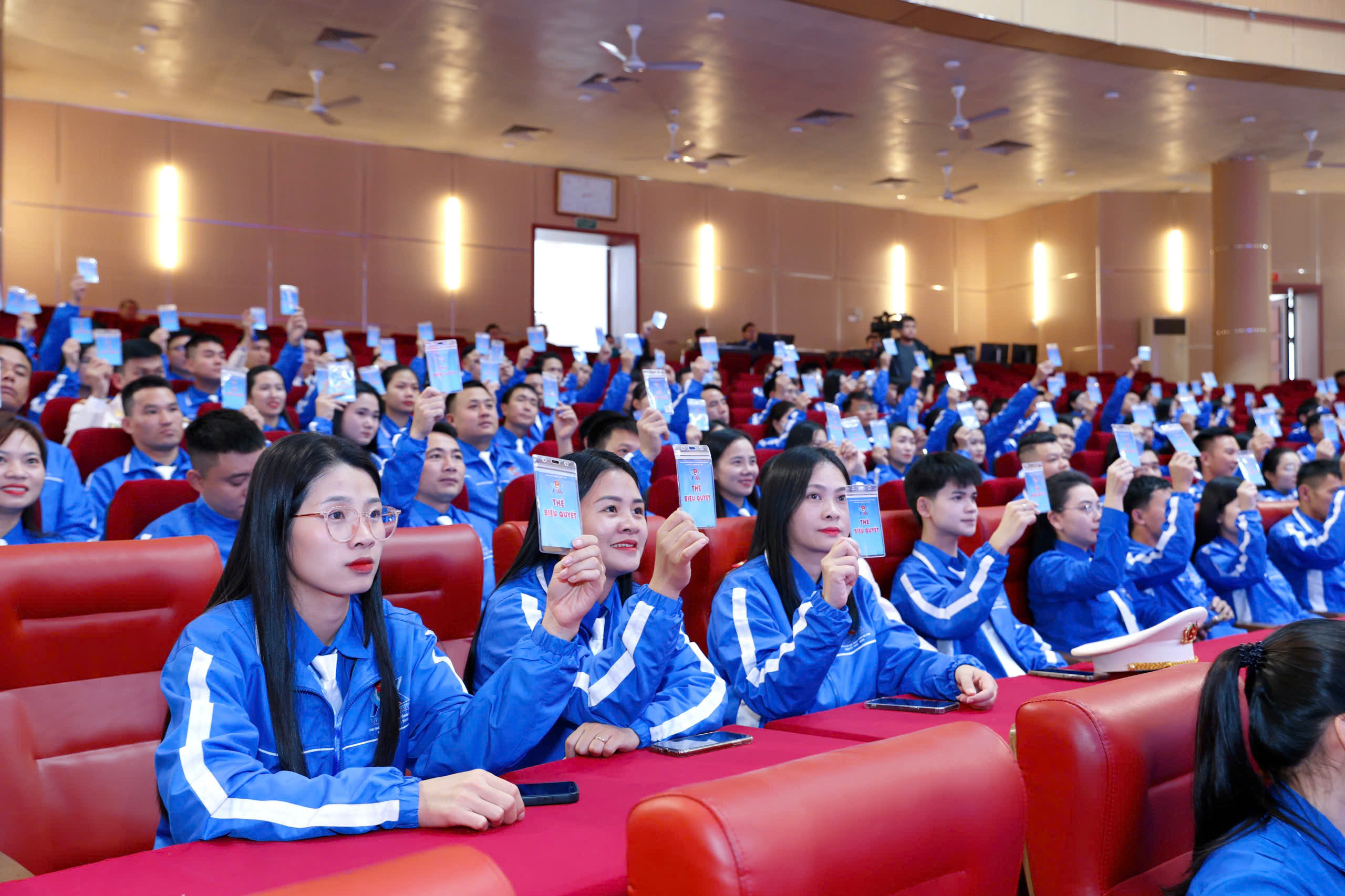 Chị Nguyễn Ny Hương giữ chức B&iacute; thư Tỉnh đo&agrave;n H&agrave; Tĩnh - Ảnh 2.