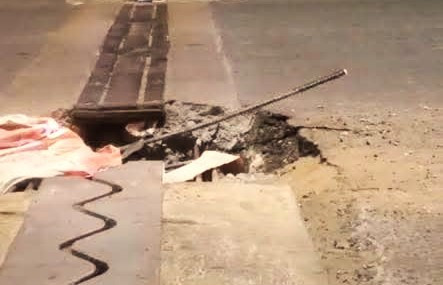 Cà Mau:Thi công cầu Huỳnh Thúc Kháng gây lo ngại an toàn giao thông giờ cao điểm- Ảnh 2. Cà Mau:Thi công cầu Huỳnh Thúc Kháng gây lo ngại an toàn giao thông giờ cao điểm- Ảnh 2.