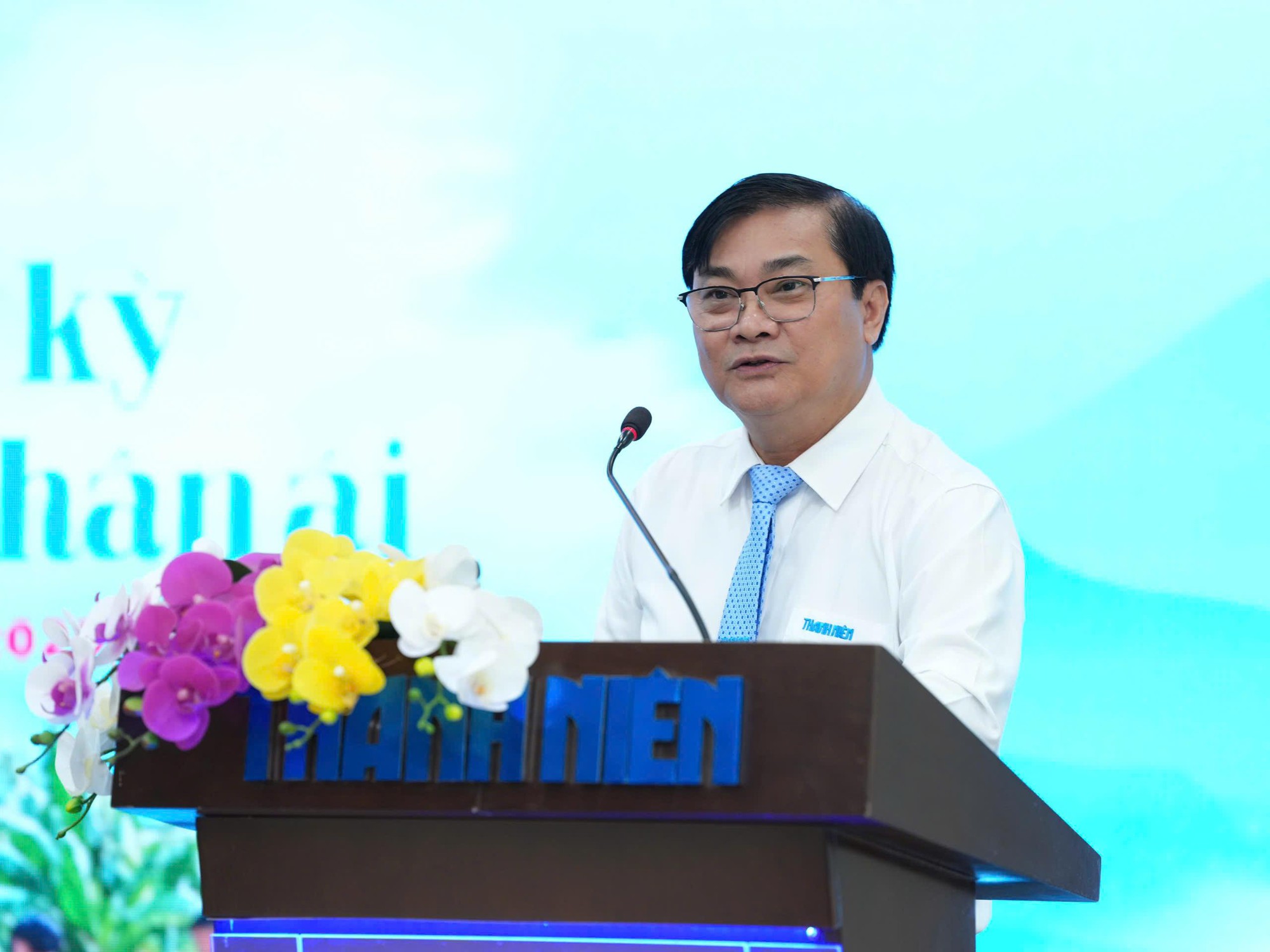 दयालुता की कहानियों के माध्यम से भावनाओं को छूना - चित्र 1. Chạm vào cảm xúc từ những câu chuyện tử tế- Ảnh 1.