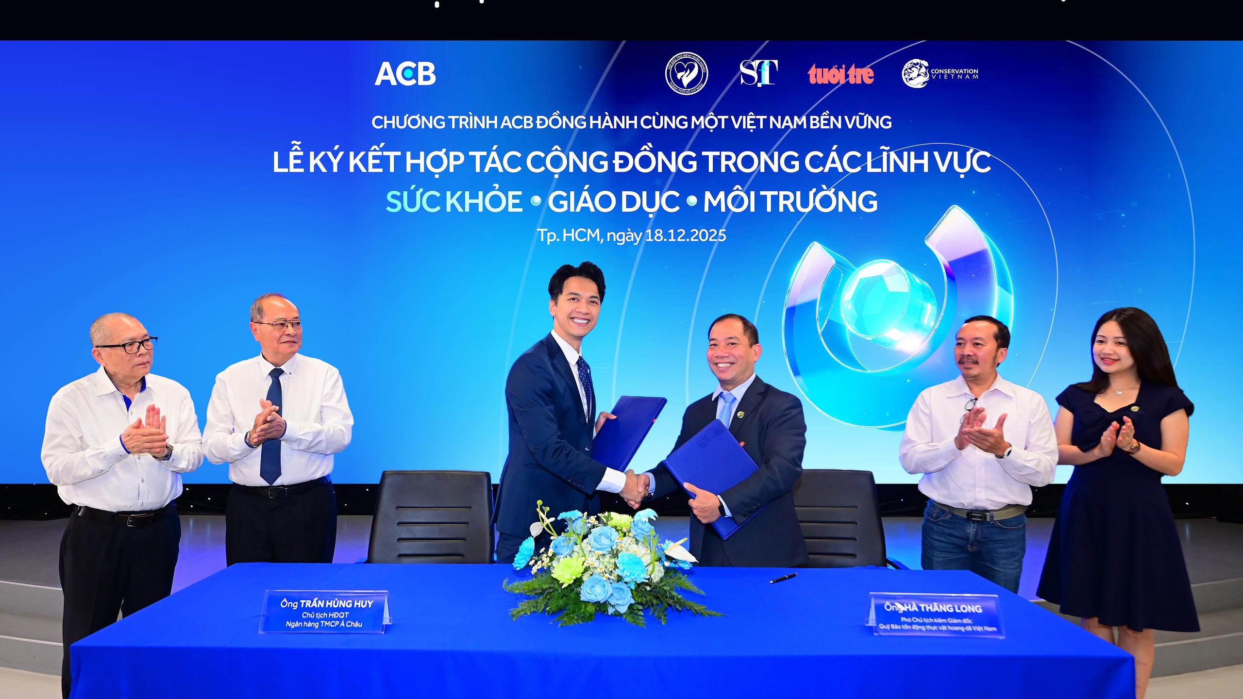 ACB công bố mô hình phát triển bền vững - Ảnh 1.