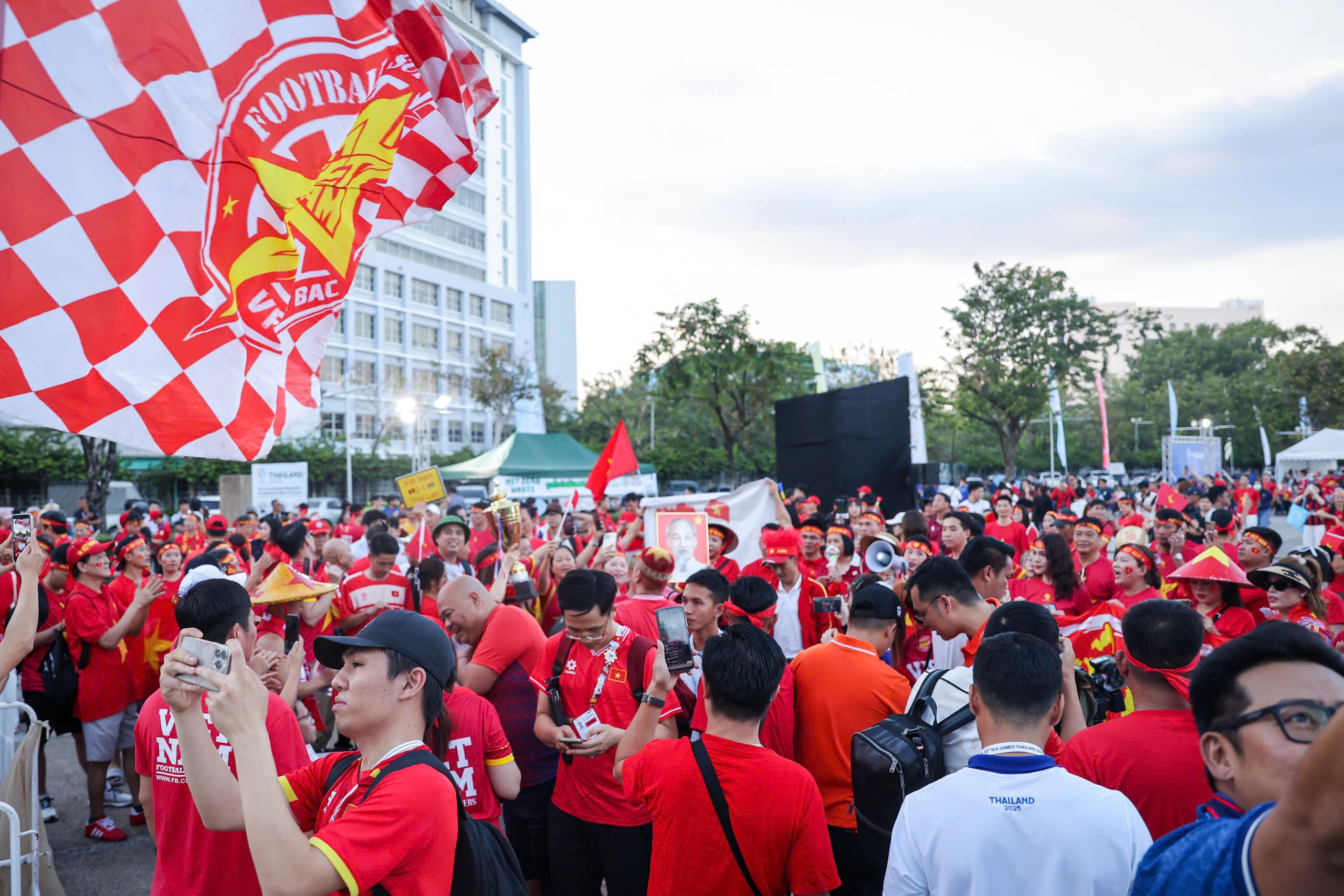 - Ảnh 3. - Ảnh 3.