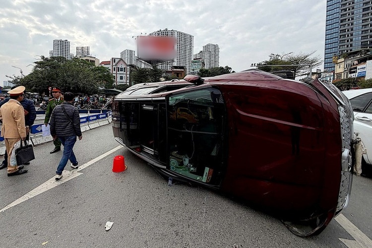 Tài xế sử dụng ma túy, lái ô tô tông liên hoàn nhiều xe ở Hà Nội- Ảnh 1. Tài xế sử dụng ma túy, lái ô tô tông liên hoàn nhiều xe ở Hà Nội- Ảnh 1.