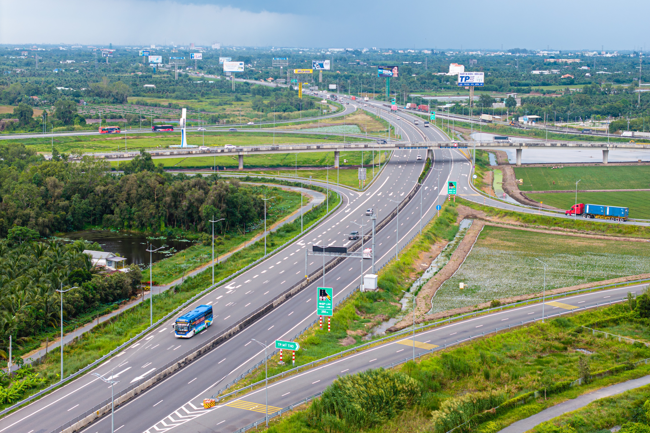 Cao tốc TP.HCM đi miền Tây trước ngày được mở rộng- Ảnh 4. Cao tốc TP.HCM đi miền Tây trước ngày được mở rộng- Ảnh 4.
