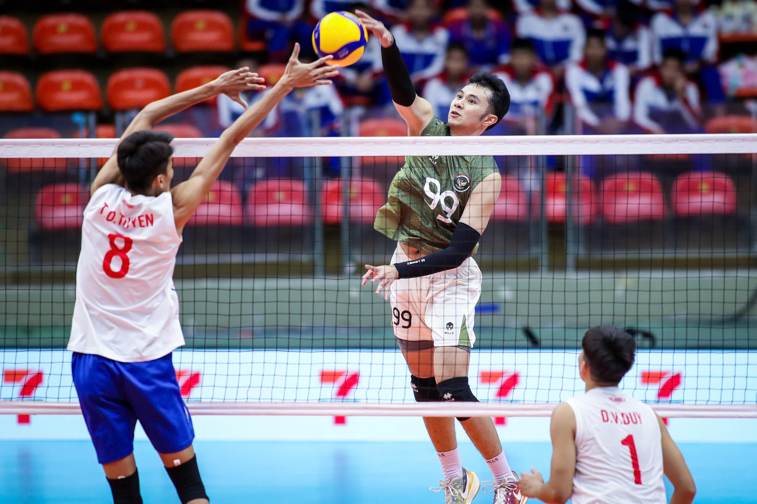 Đội tuyển bóng chuyền nam Việt Nam thắng 2 ván đầu, vẫn thua ngược tiếc nuối trước Indonesia- Ảnh 4. Đội tuyển bóng chuyền nam Việt Nam thắng 2 ván đầu, vẫn thua ngược tiếc nuối trước Indonesia- Ảnh 4.