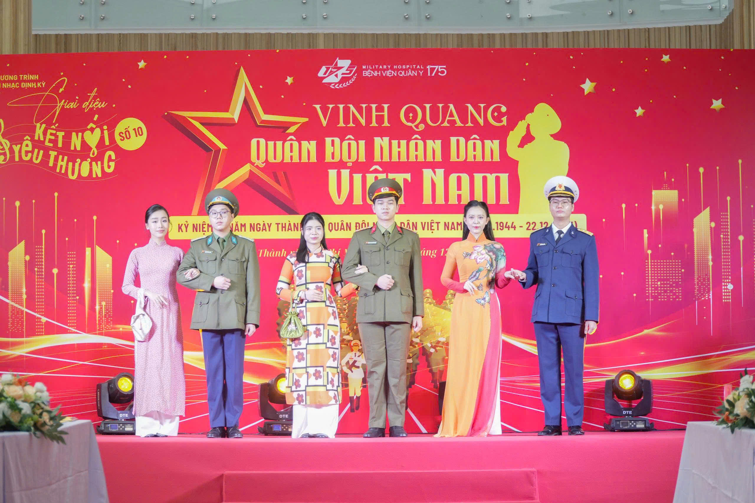 Ca sĩ Võ Hạ Trâm hát tại Bệnh viện Quân y 175 kết nối yêu thương- Ảnh 2.