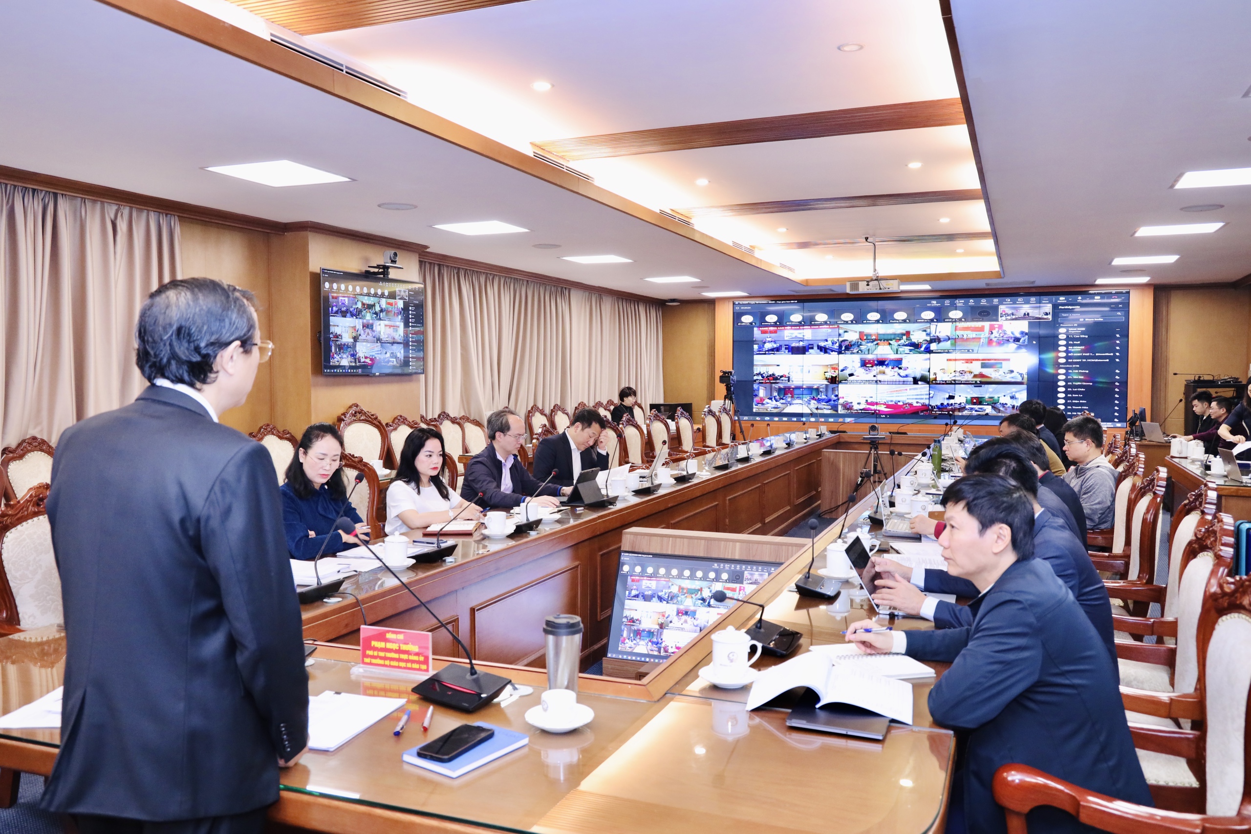 Có hiện tượng sáp nhập trường nóng vội, cơ học - Ảnh 1.